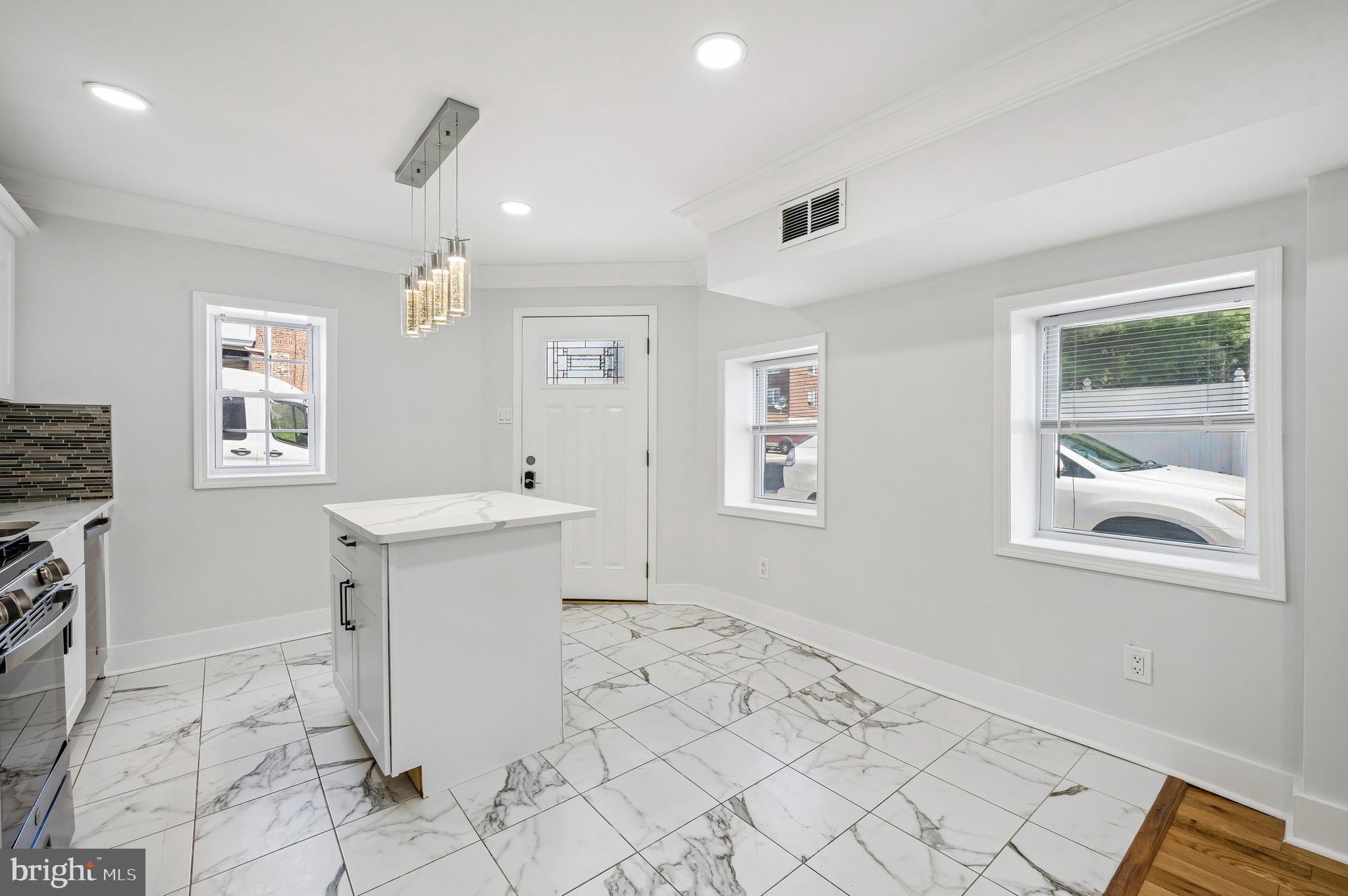 HOLMESBURG - Residential Income