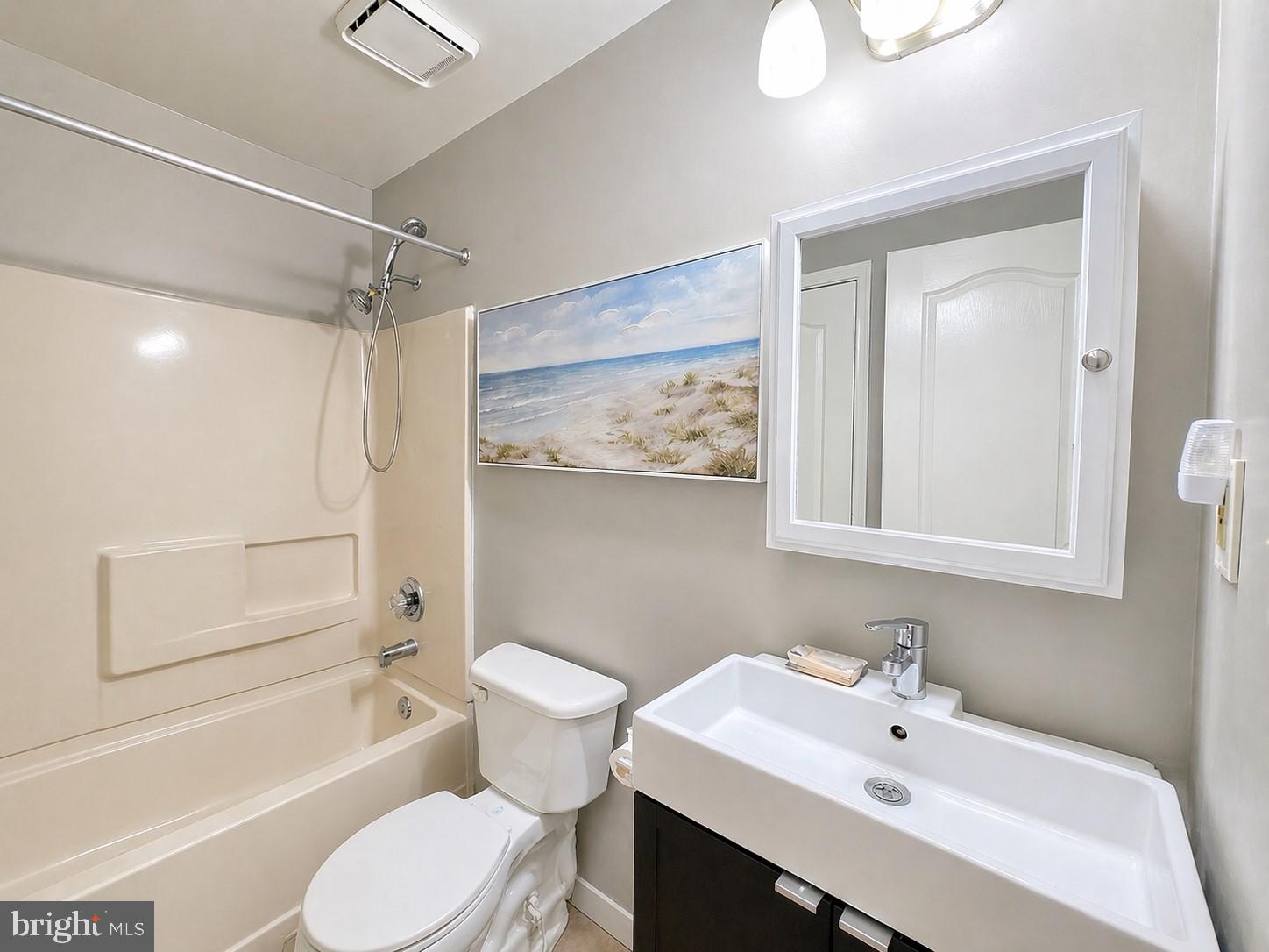 VILLAGE OF MONTGOMERY RUN - Residential