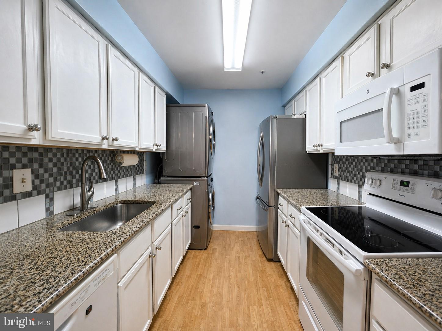 VILLAGE OF MONTGOMERY RUN - Residential