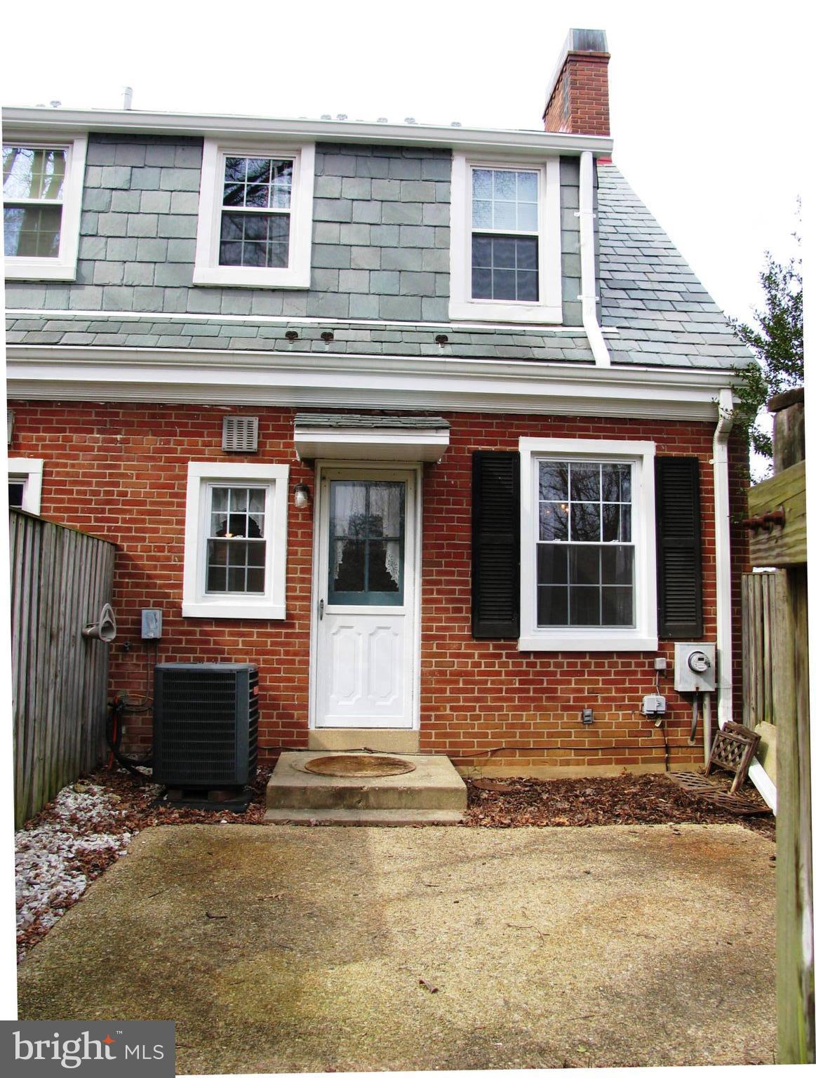 FAIRLINGTON MEWS - Residential Lease
