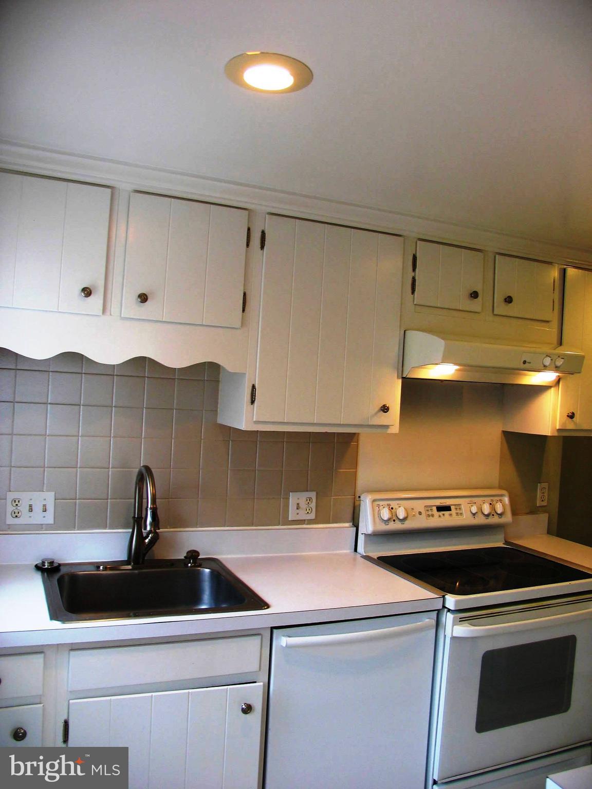 FAIRLINGTON MEWS - Residential Lease