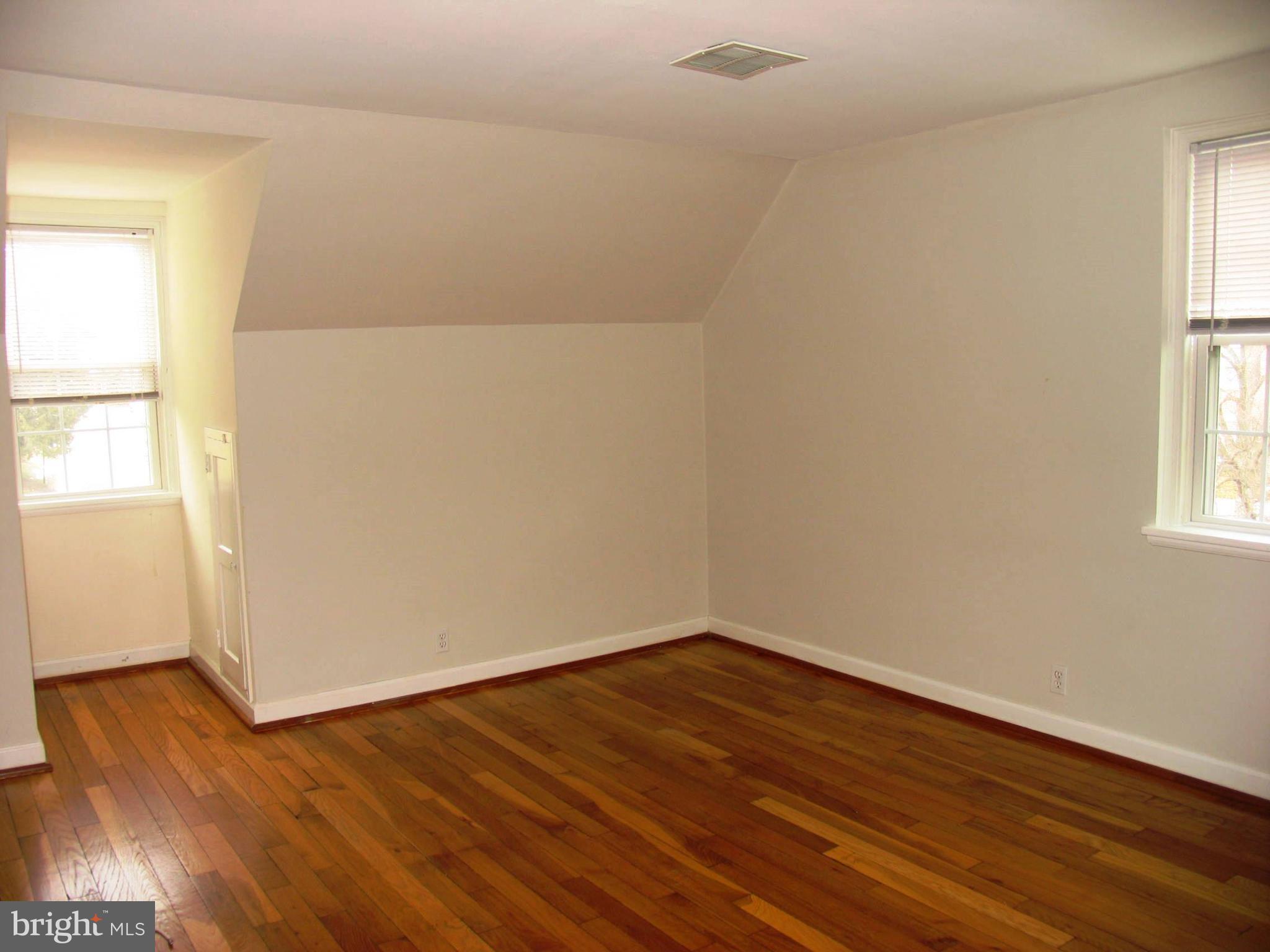 FAIRLINGTON MEWS - Residential Lease