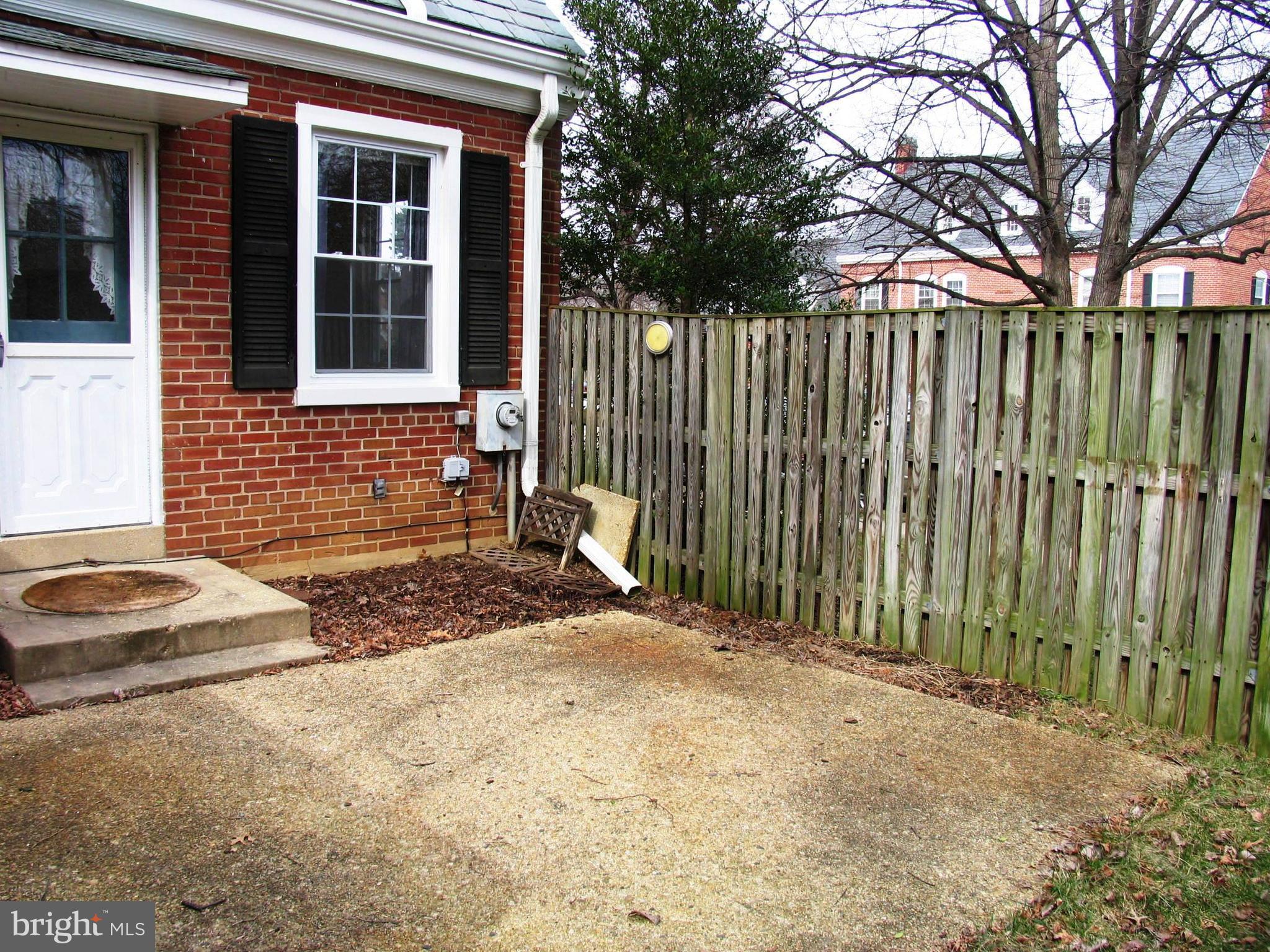 FAIRLINGTON MEWS - Residential Lease