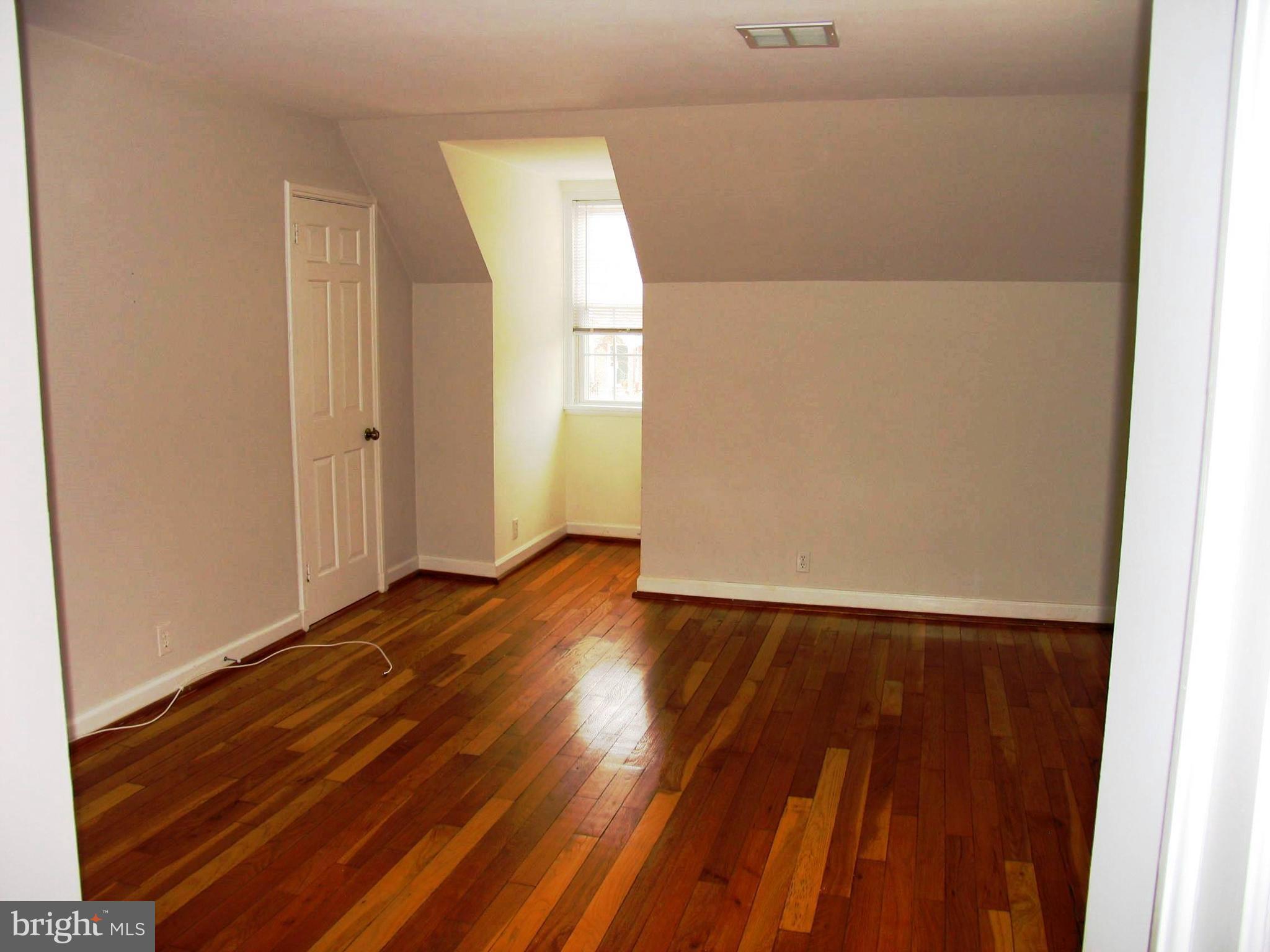 FAIRLINGTON MEWS - Residential Lease