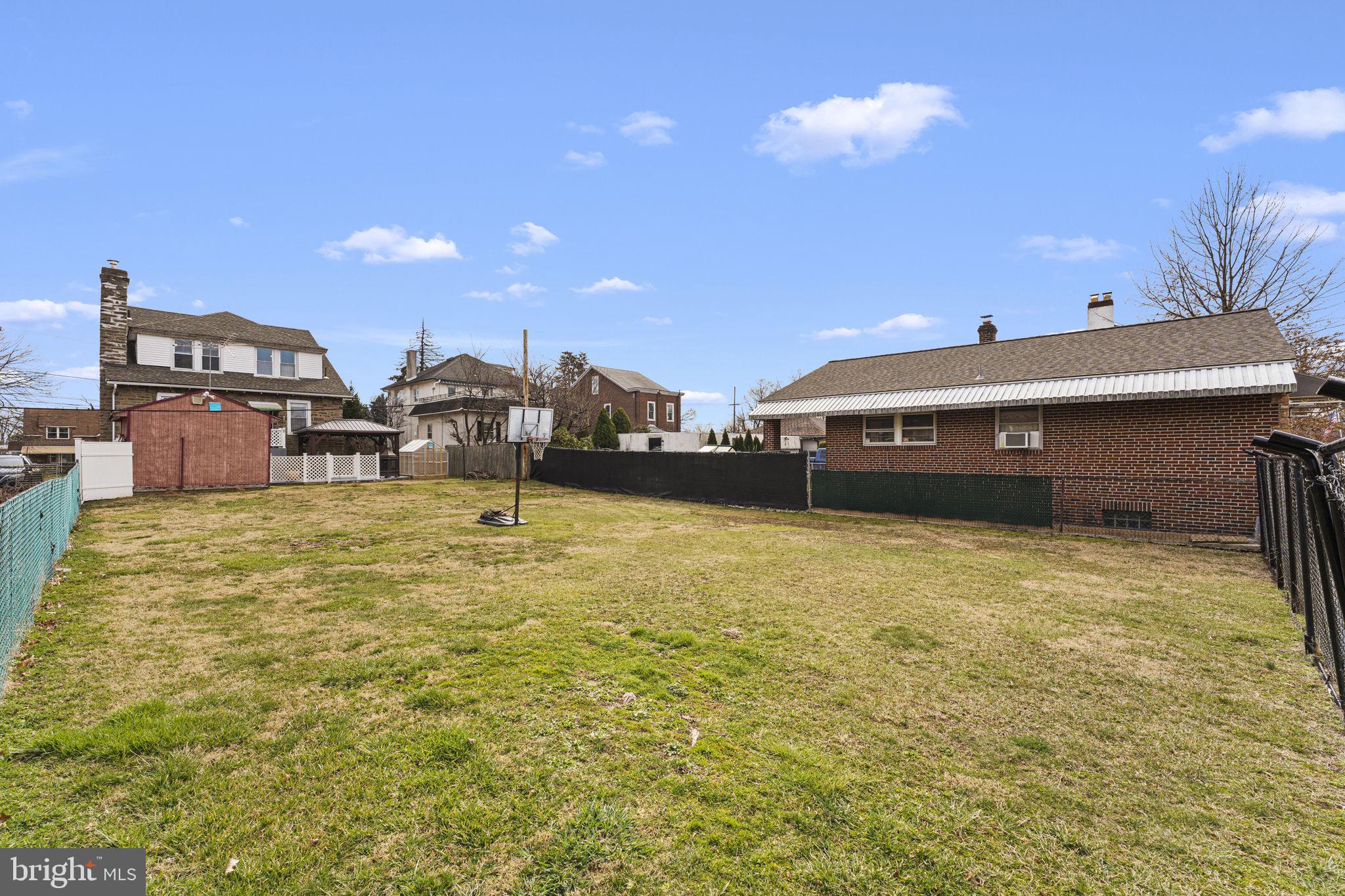 EAST OAK LANE - Land