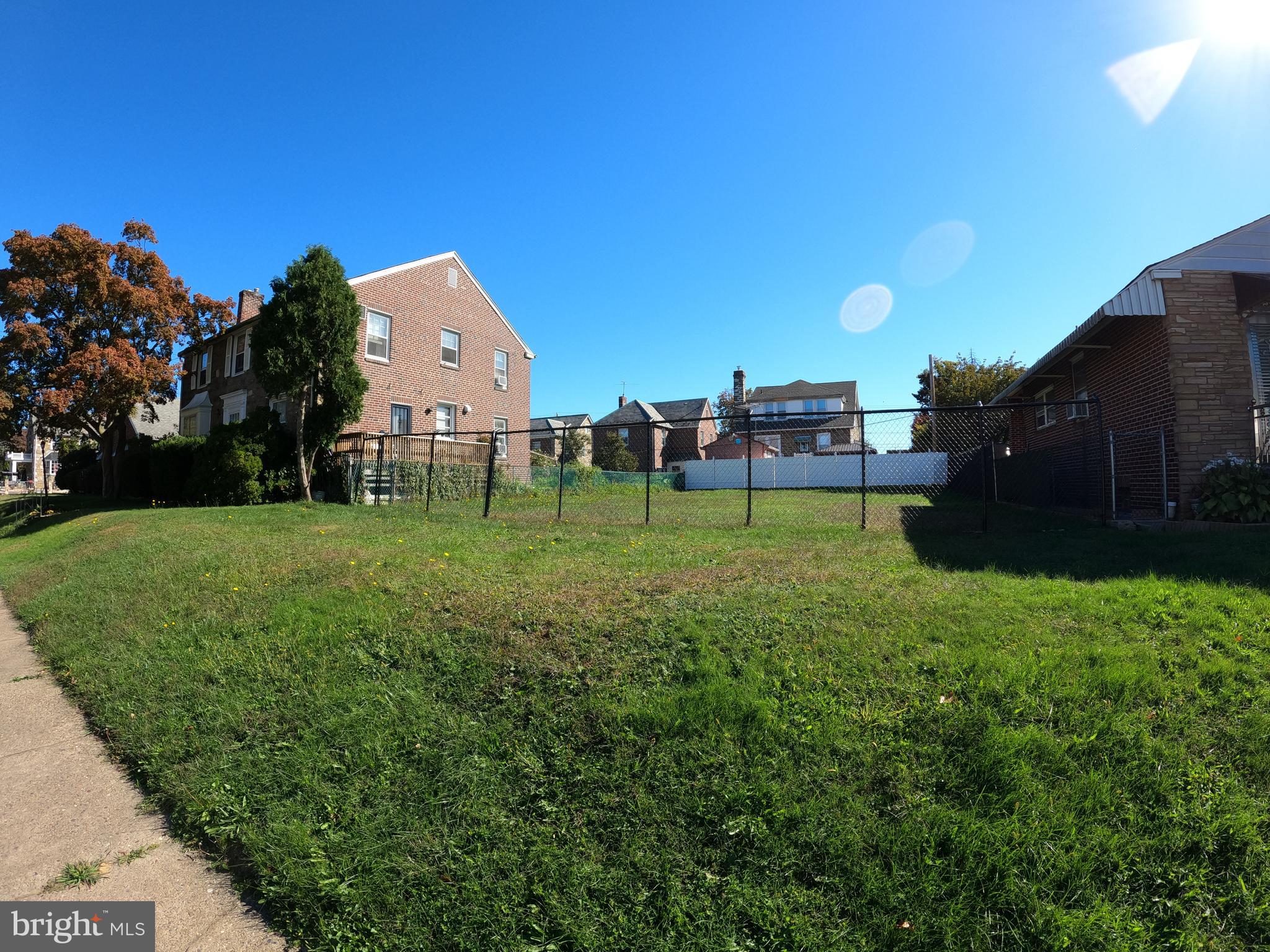 EAST OAK LANE - Land