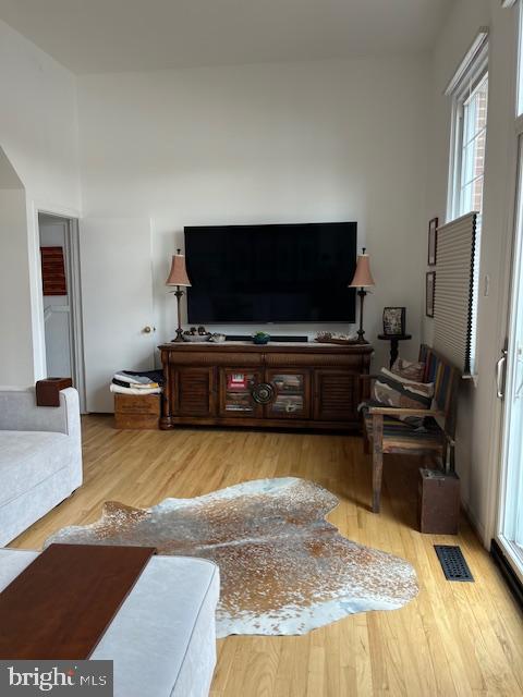 LAKE BRADDOCK - Residential Lease