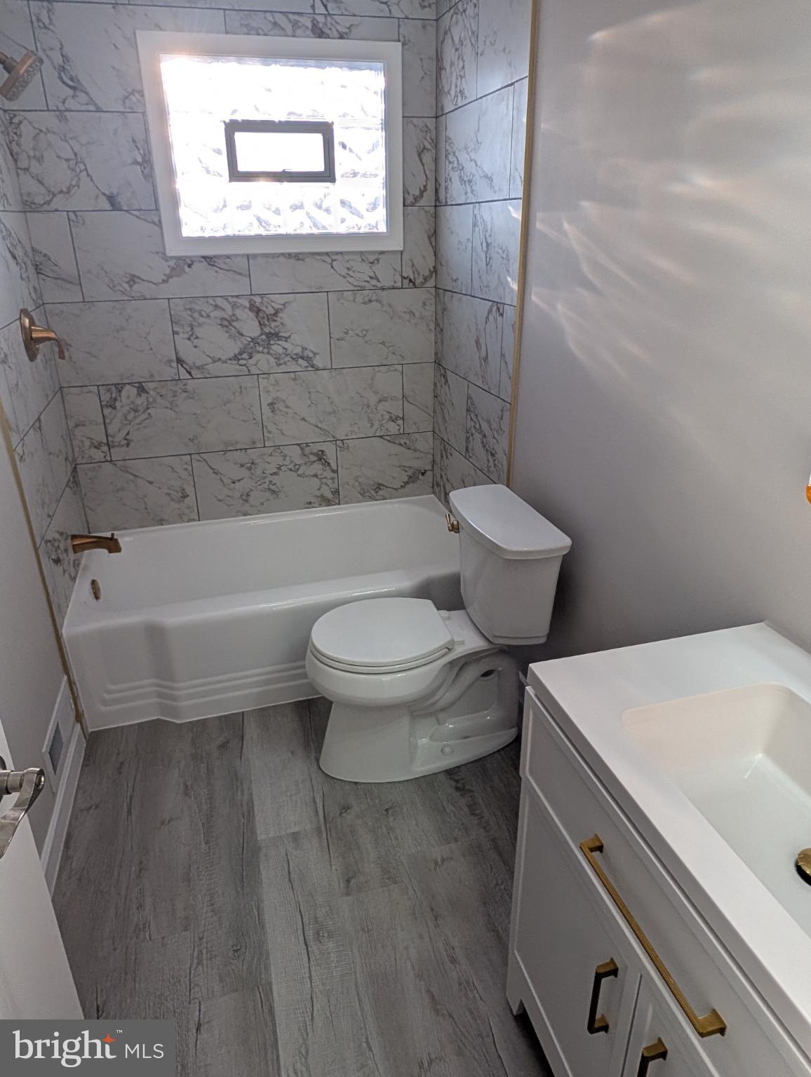 ASHLAR HILL - Residential