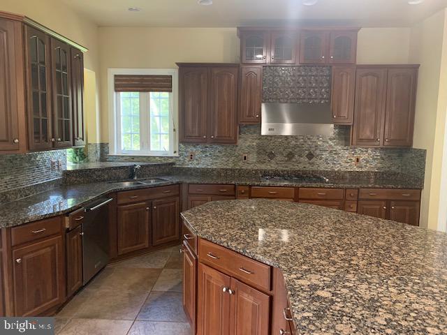 WARNER MEADOWS - Residential