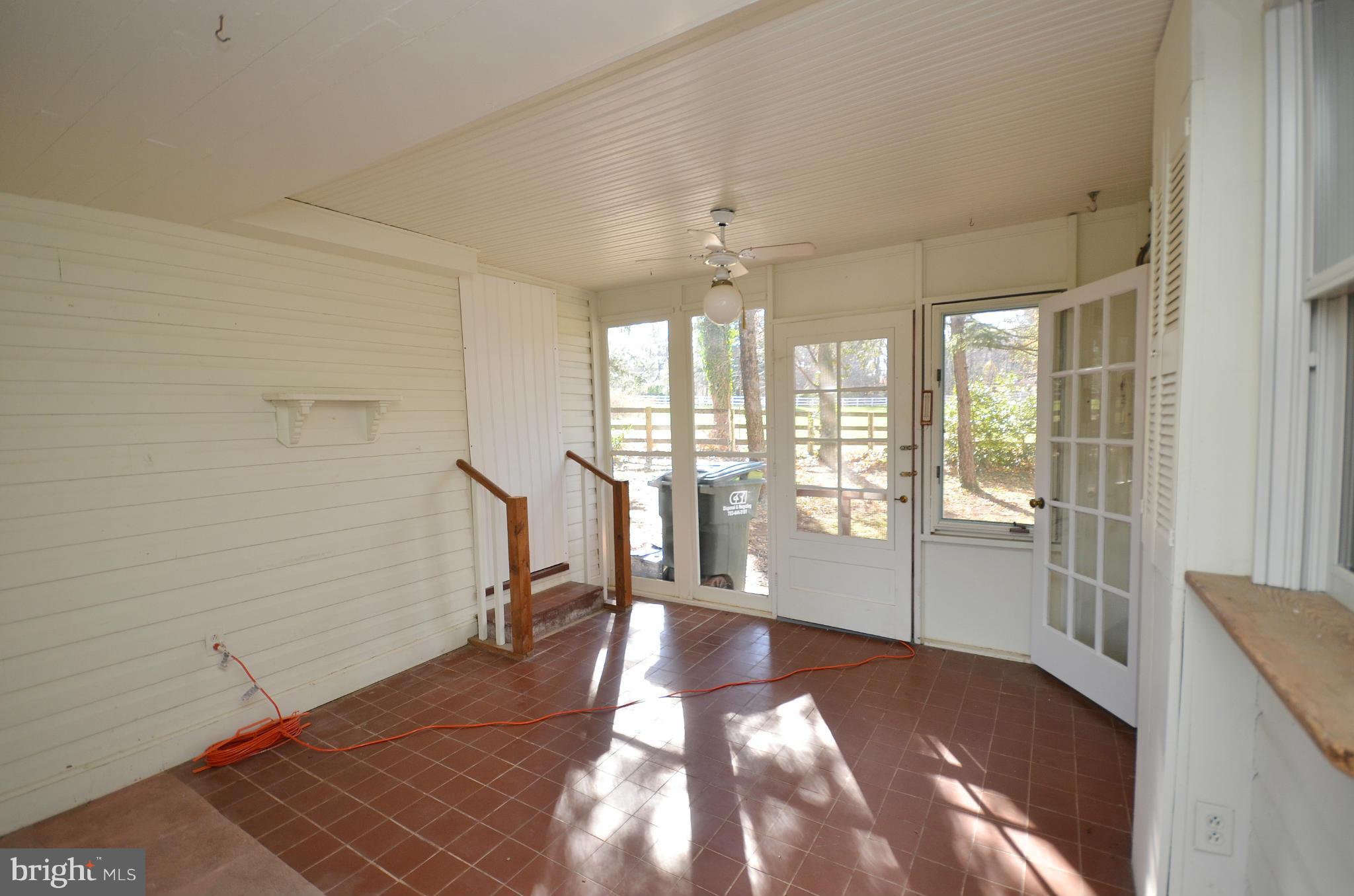 PAEONIAN SPRINGS - Residential Lease