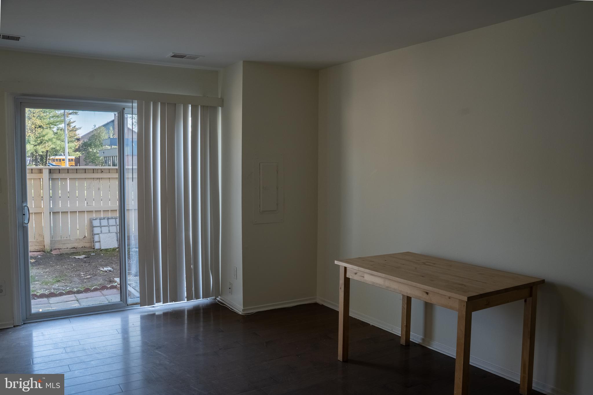 CLUBSIDE - Residential