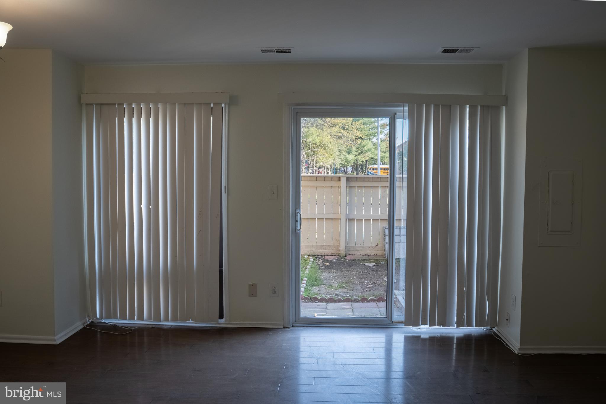 CLUBSIDE - Residential