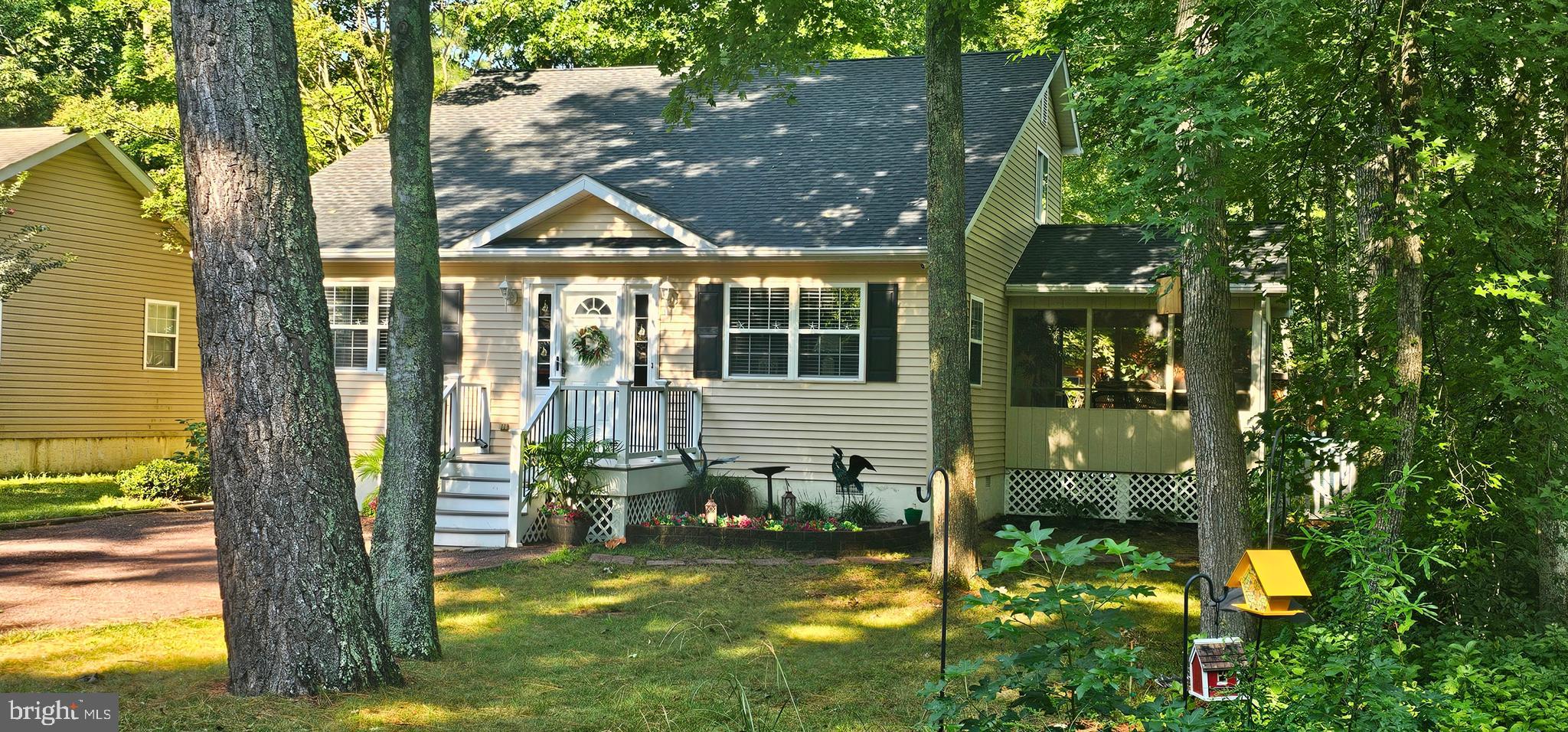 14 WILLOW WAY