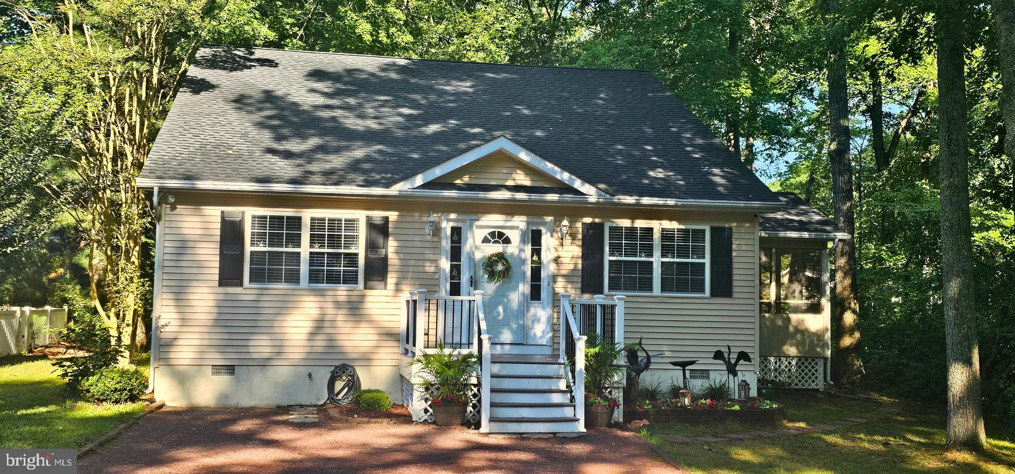 14 WILLOW WAY