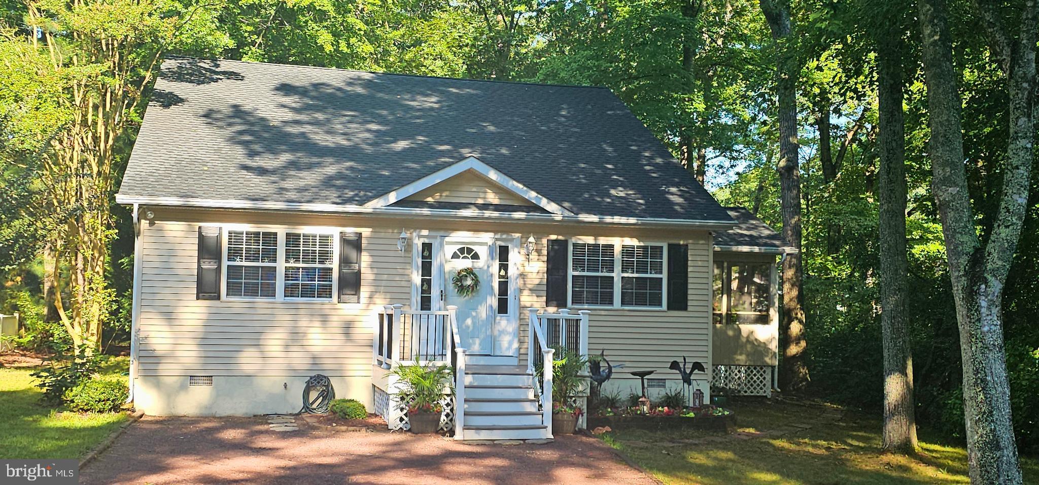 14 WILLOW WAY