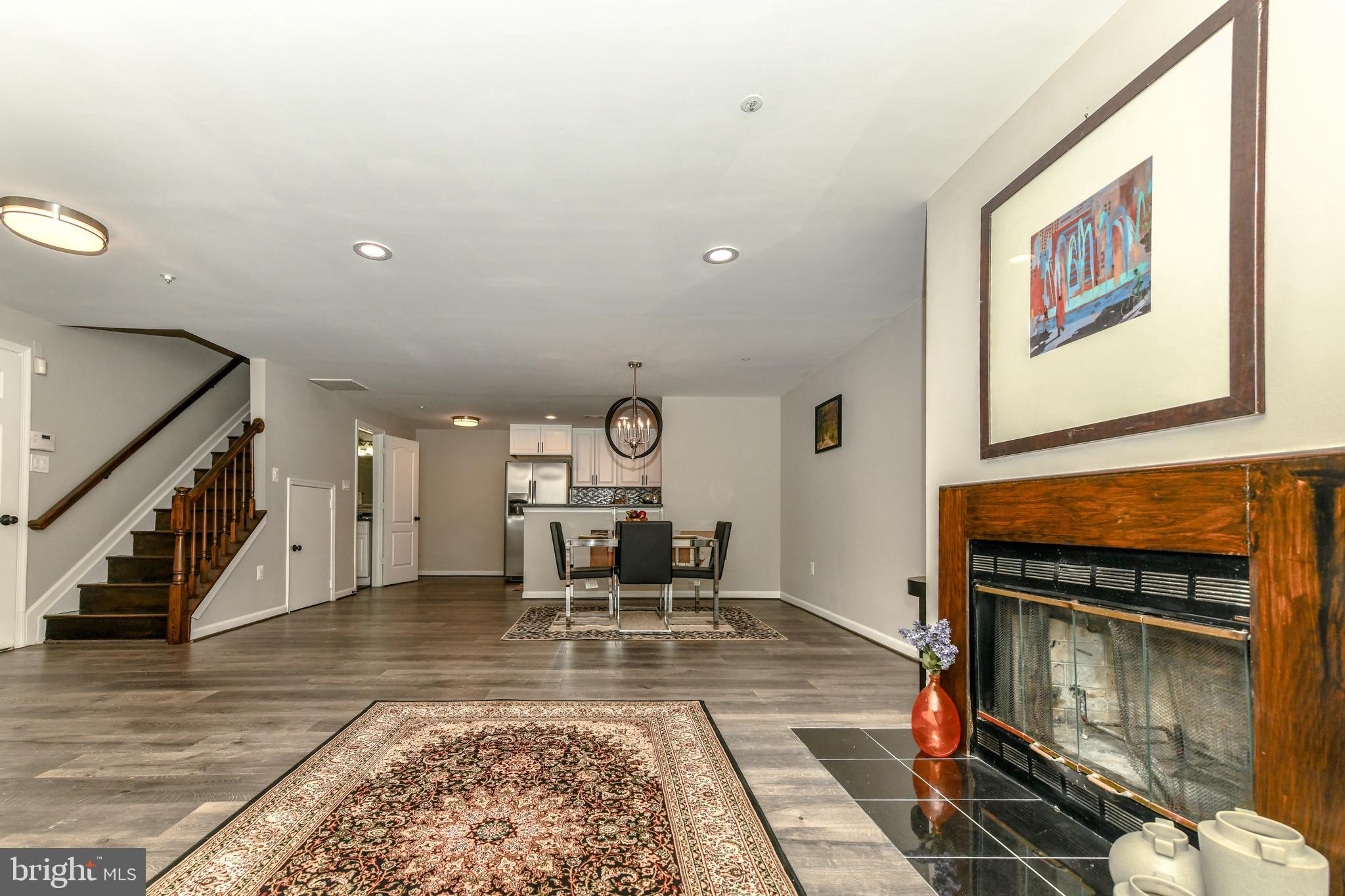 GLENSFORD CONDO - Residential