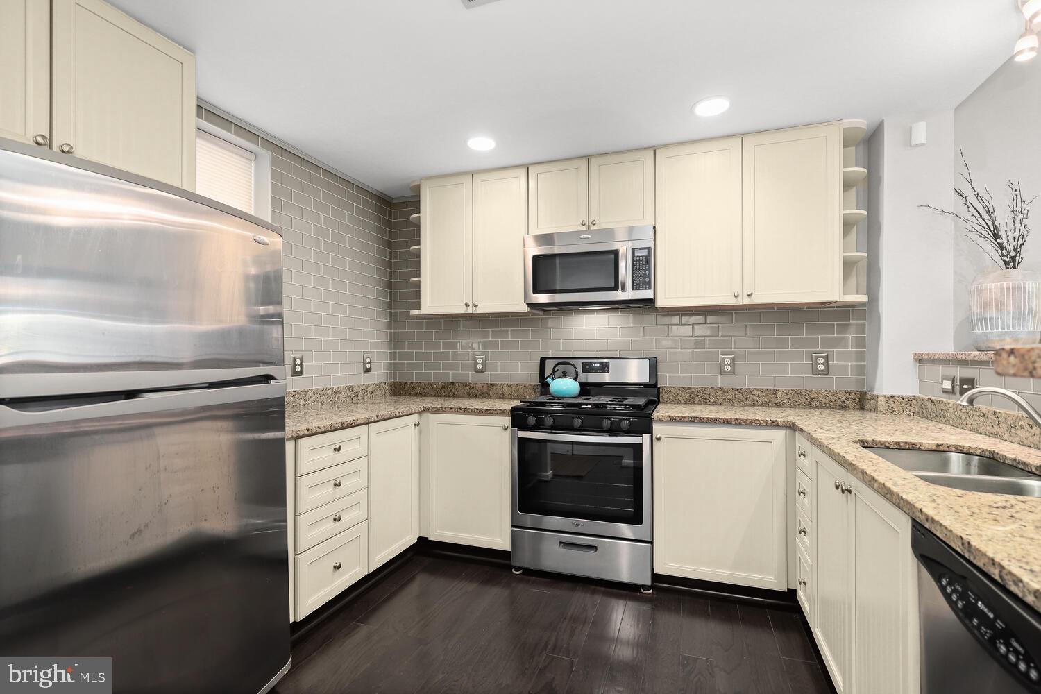 FELLS POINT HISTORIC DISTRICT - Residential