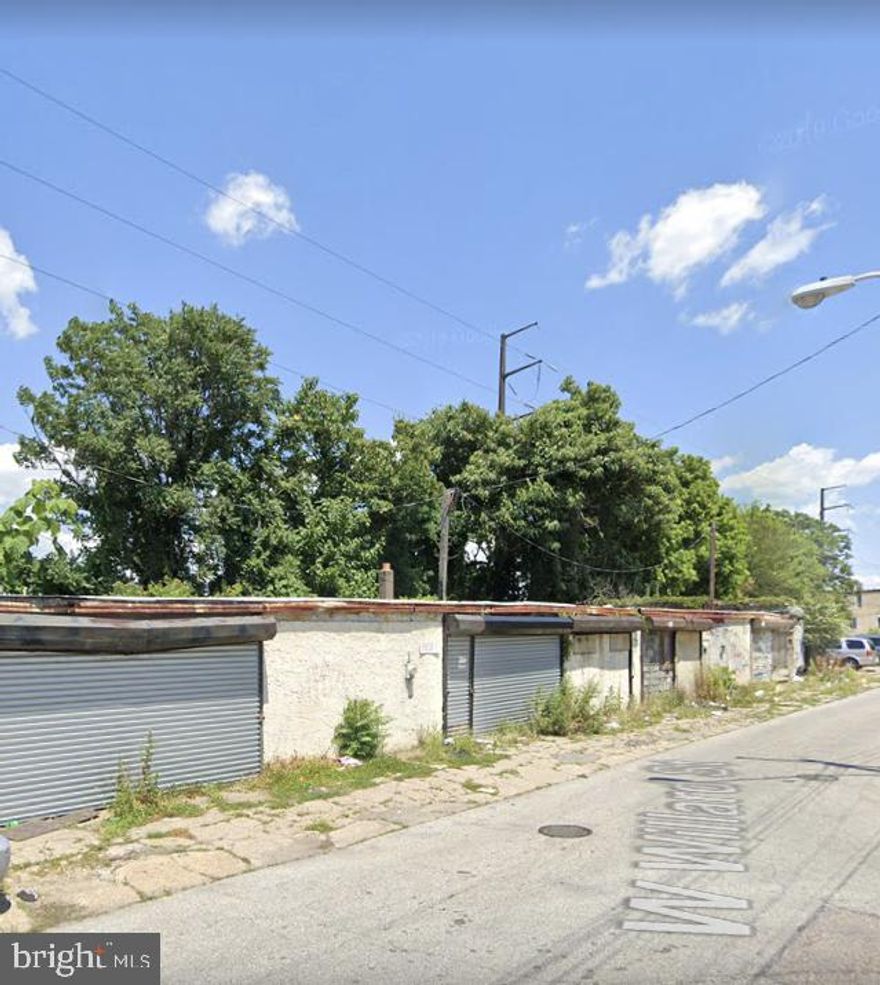 Come and see this remarkably sized Commercial land completely demo and ready for next use with a total of 21,350 square feet