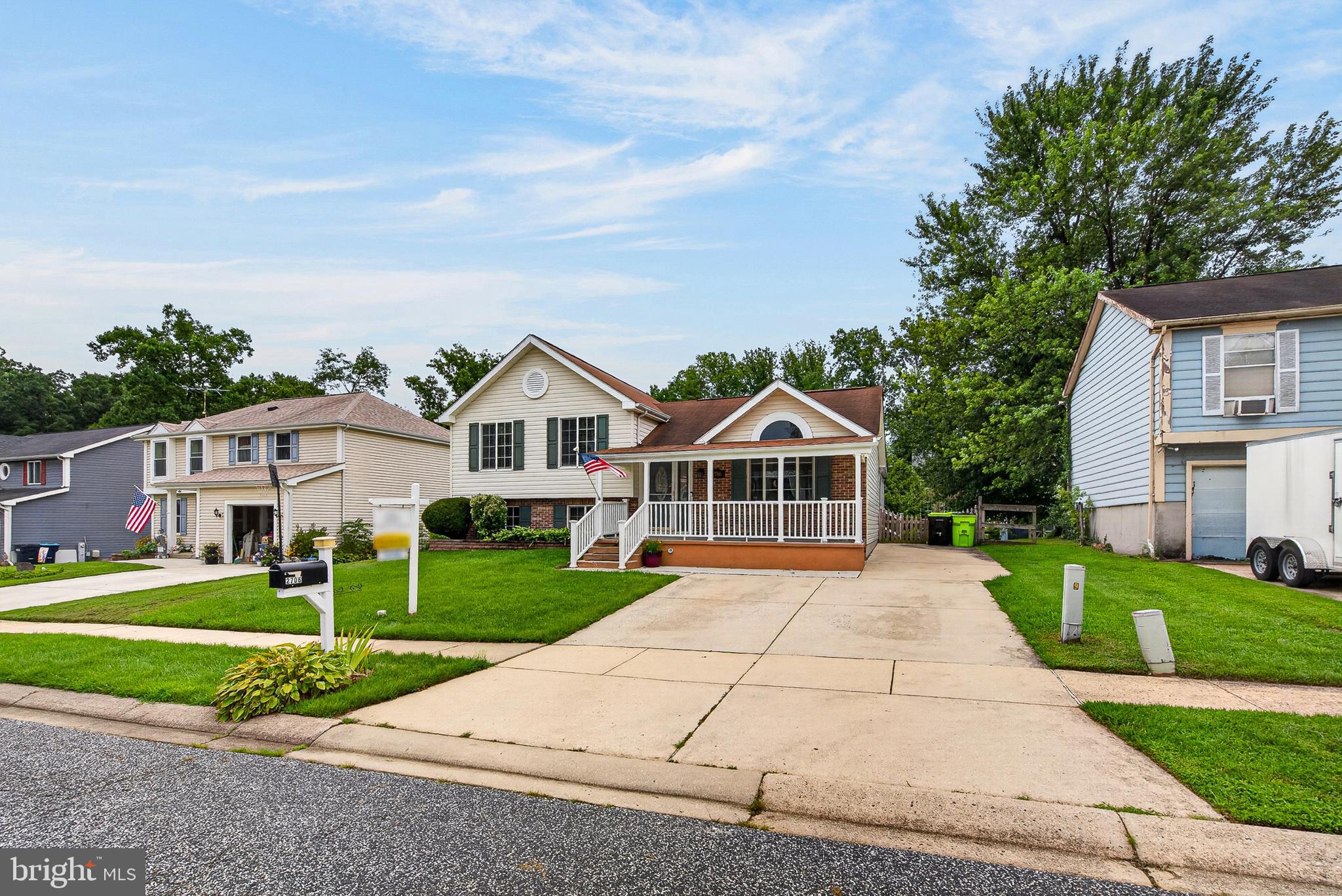 2706 MERRICK WAY