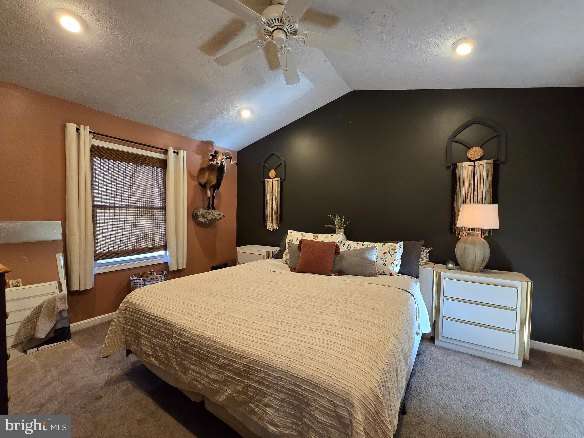 COLONIAL VILLAGE - Residential