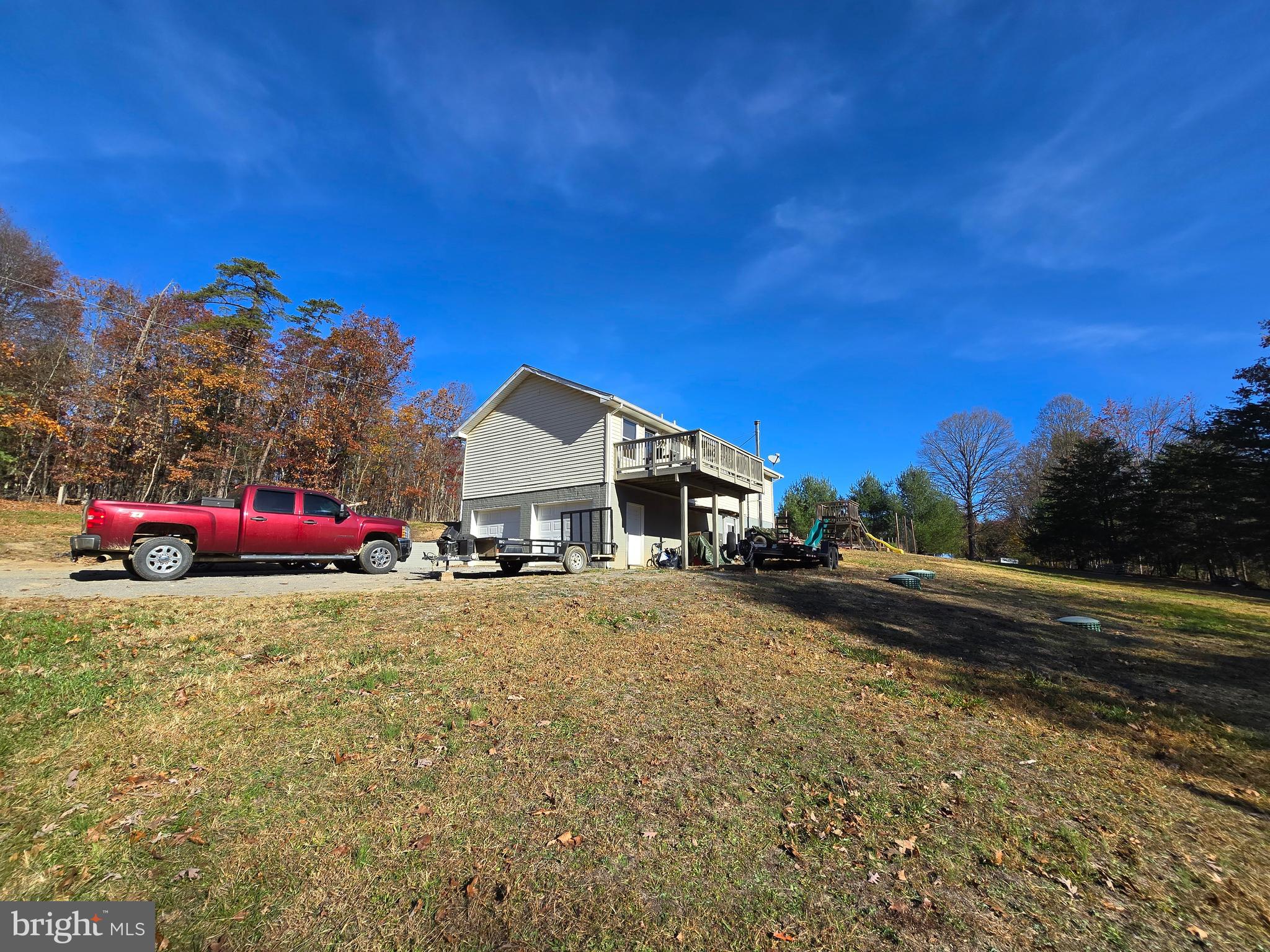 COLONIAL VILLAGE - Residential