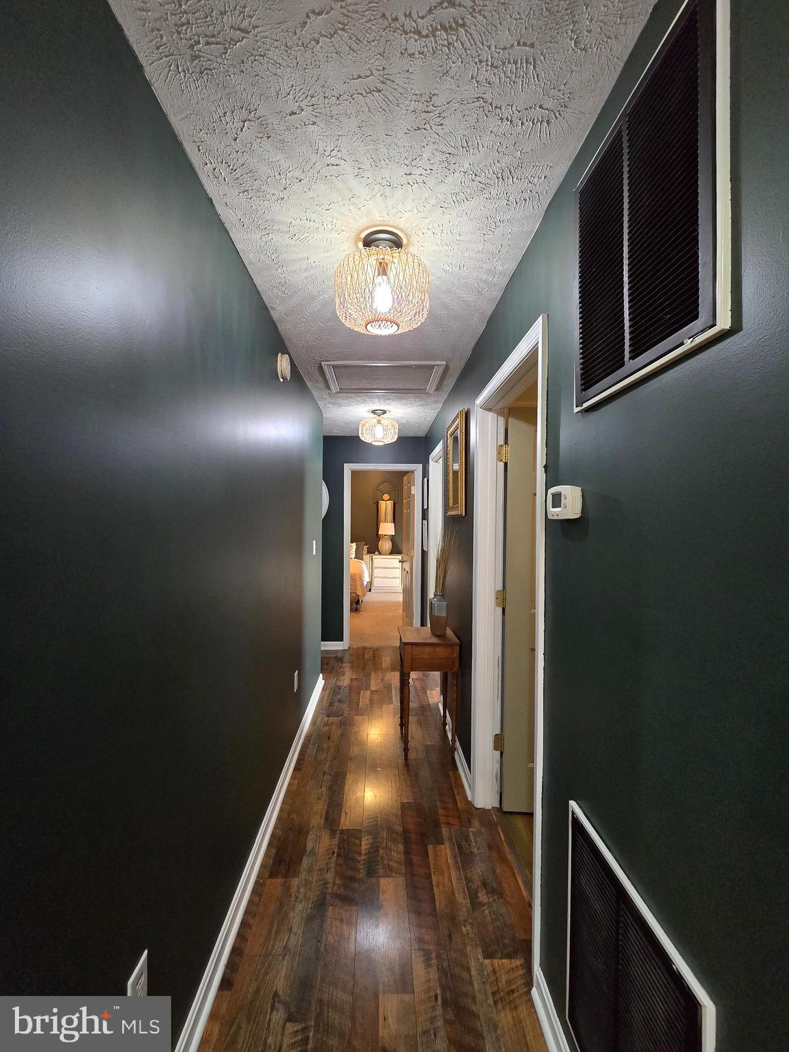 COLONIAL VILLAGE - Residential