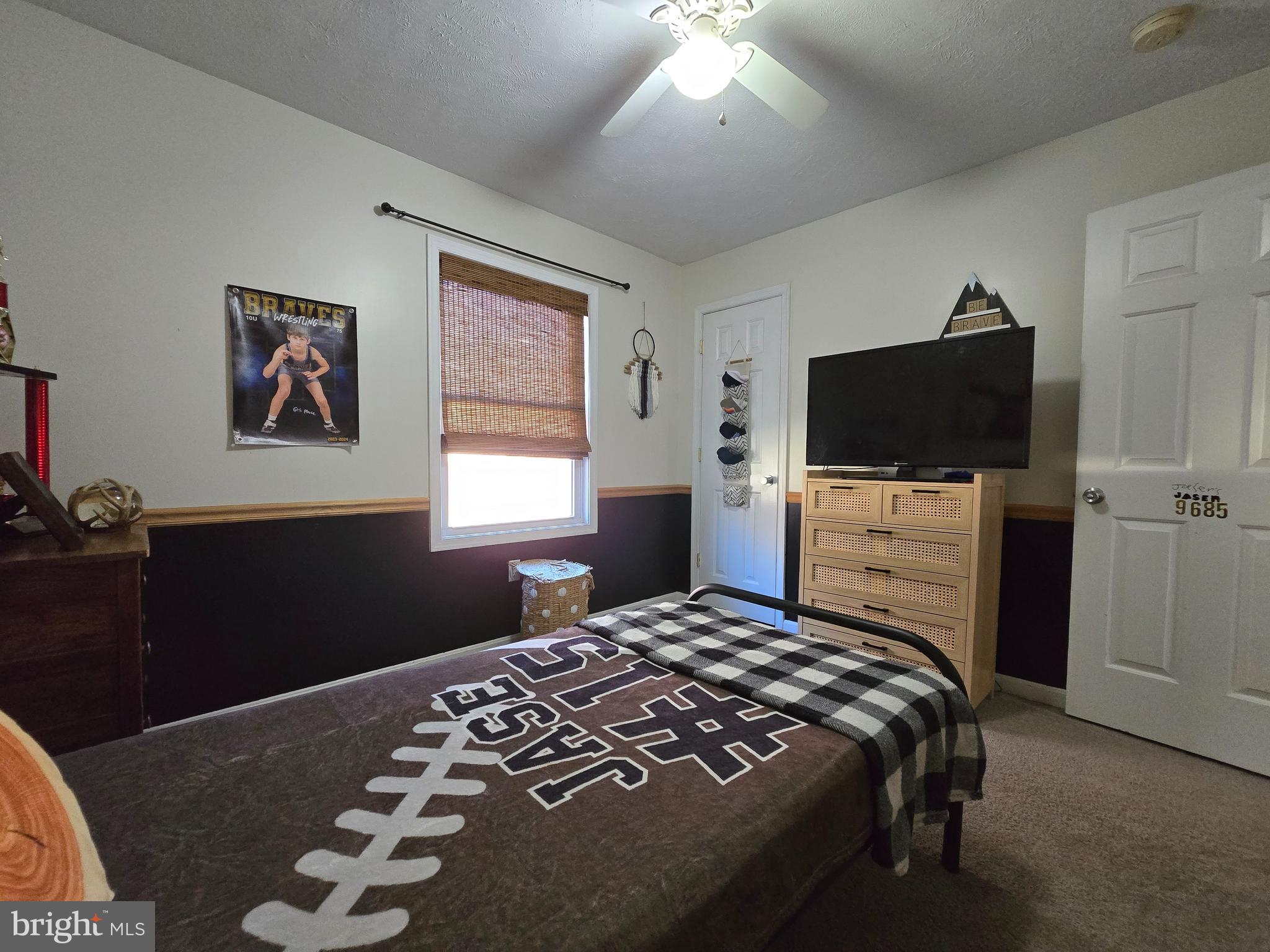 COLONIAL VILLAGE - Residential