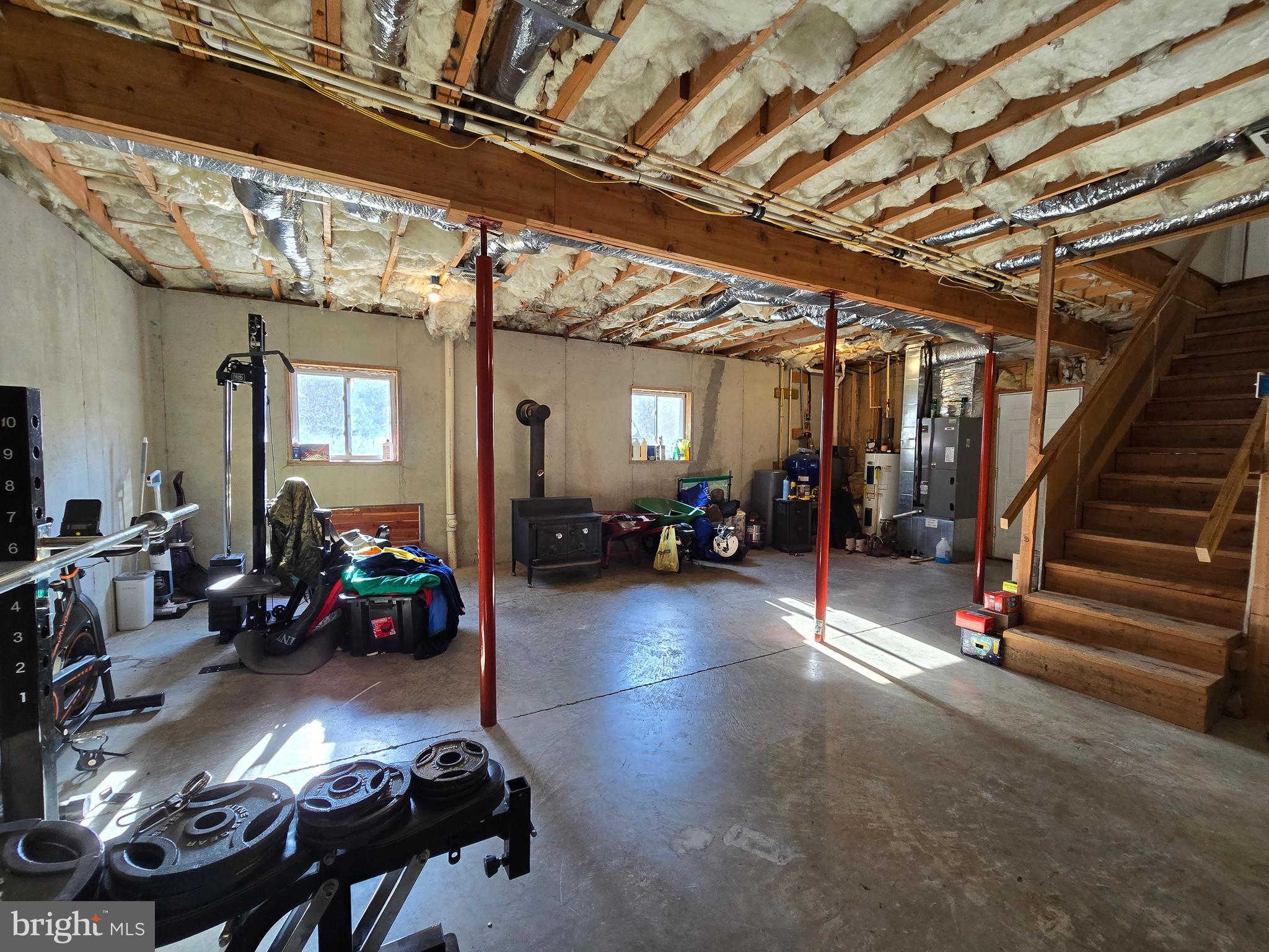 COLONIAL VILLAGE - Residential