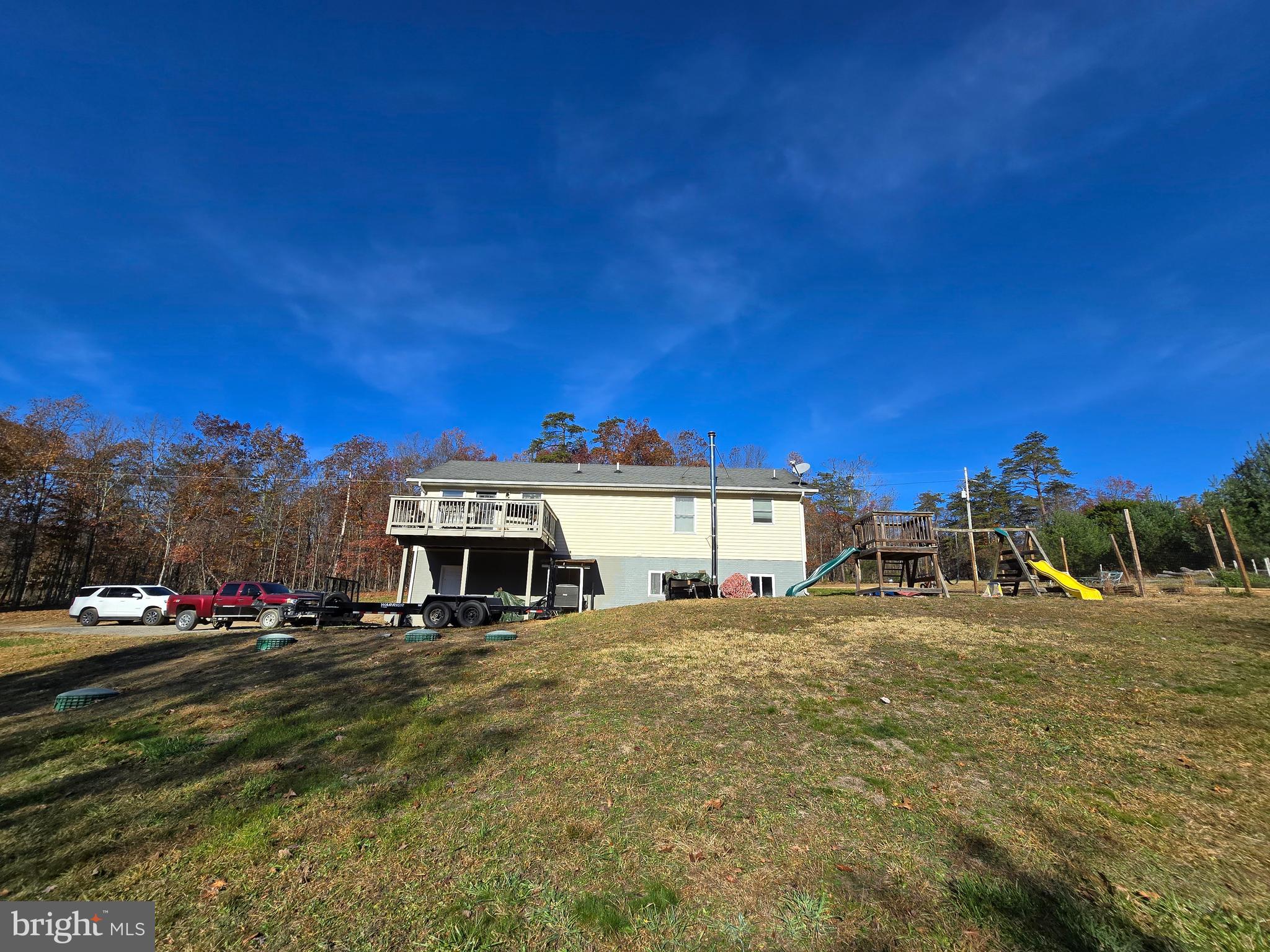 COLONIAL VILLAGE - Residential