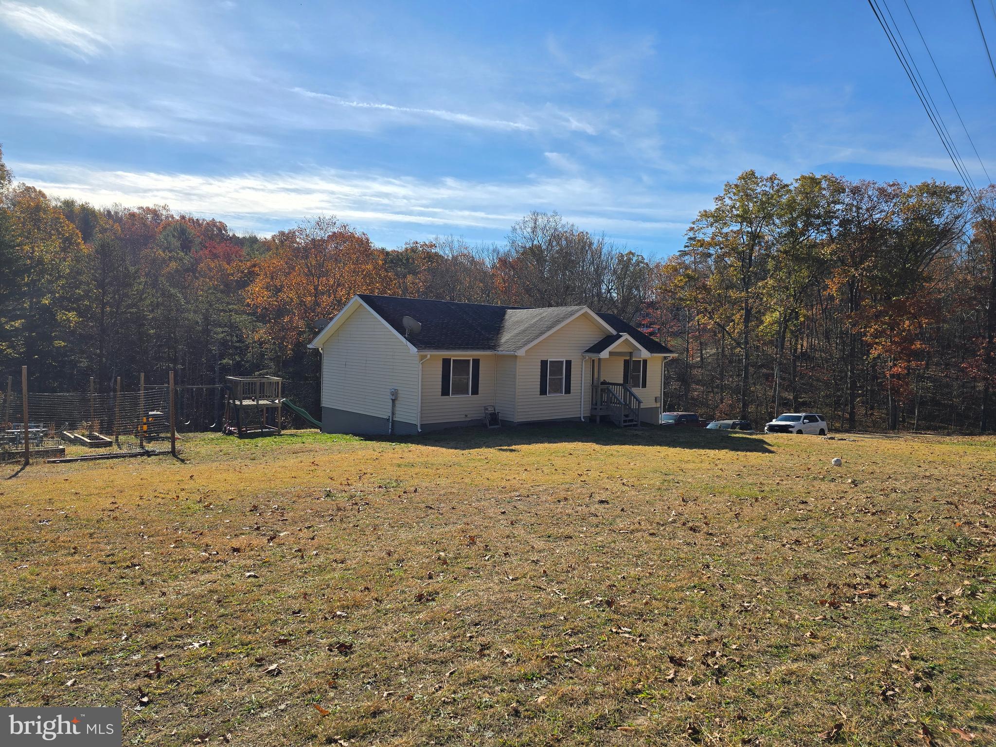 COLONIAL VILLAGE - Residential