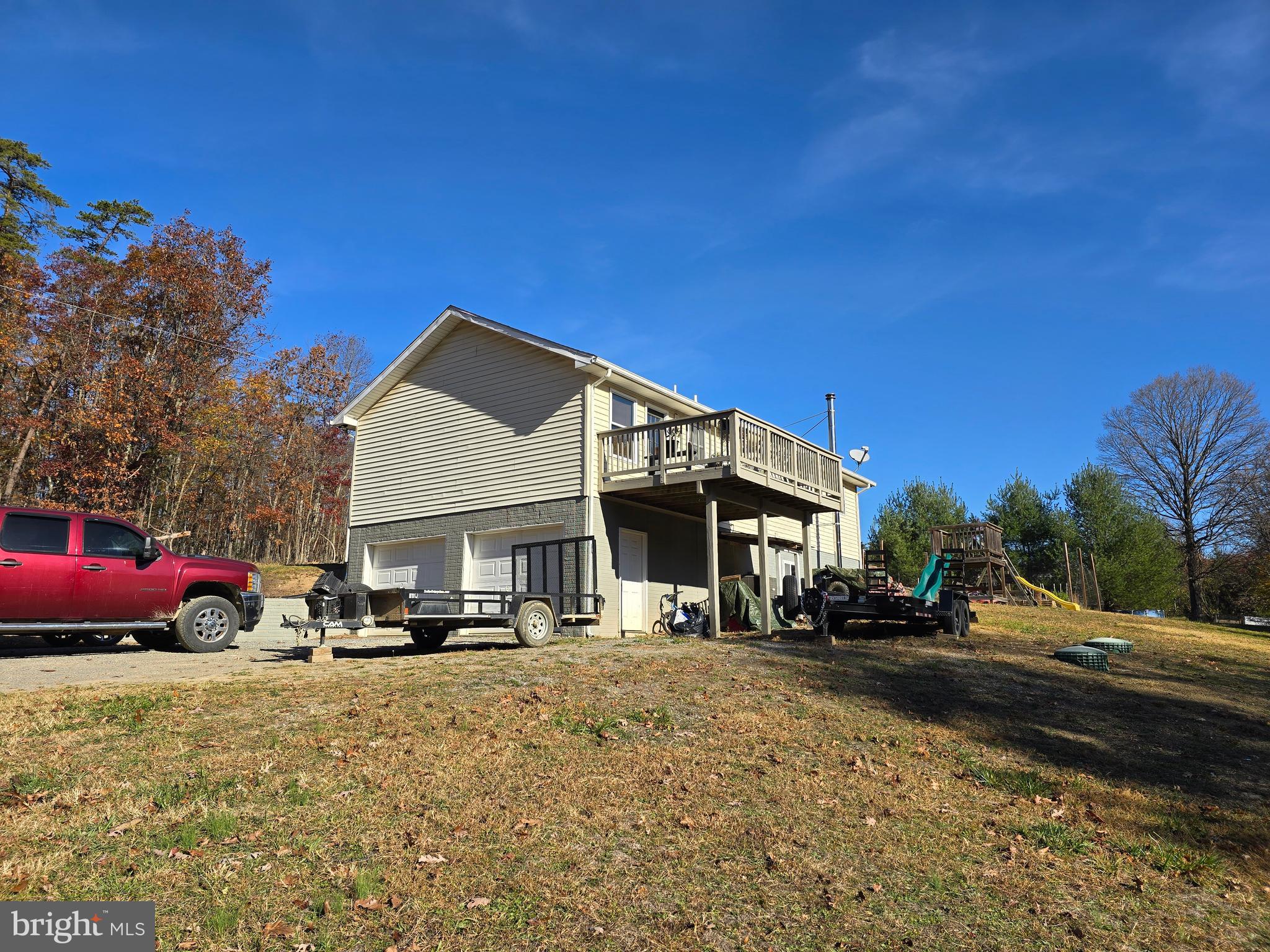 COLONIAL VILLAGE - Residential