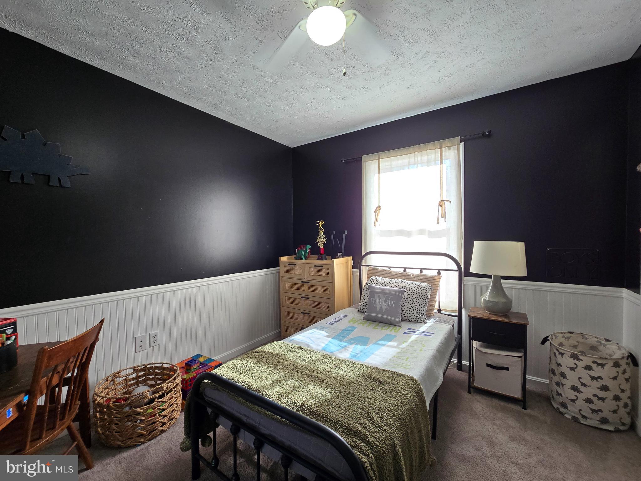 COLONIAL VILLAGE - Residential