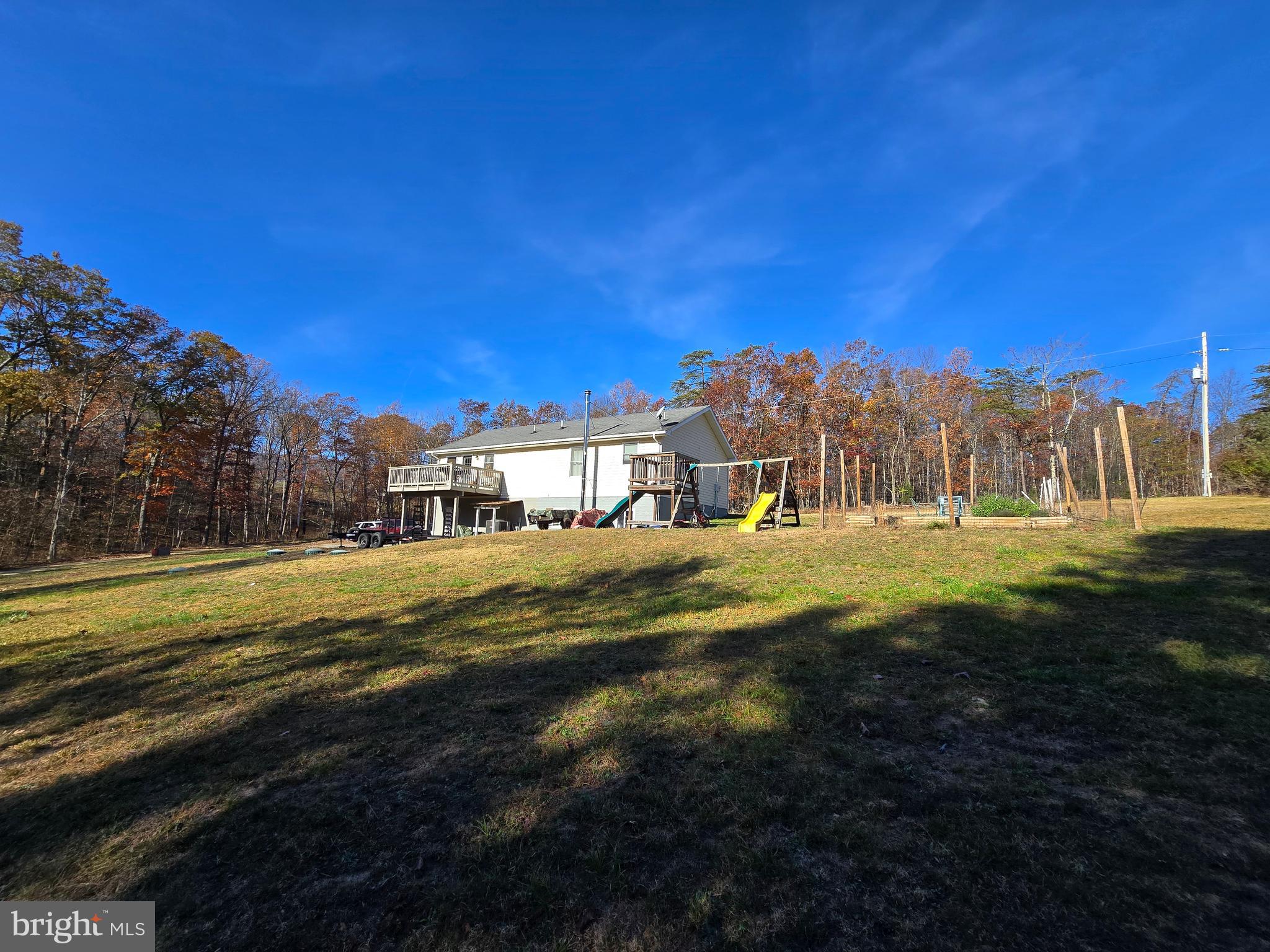 COLONIAL VILLAGE - Residential