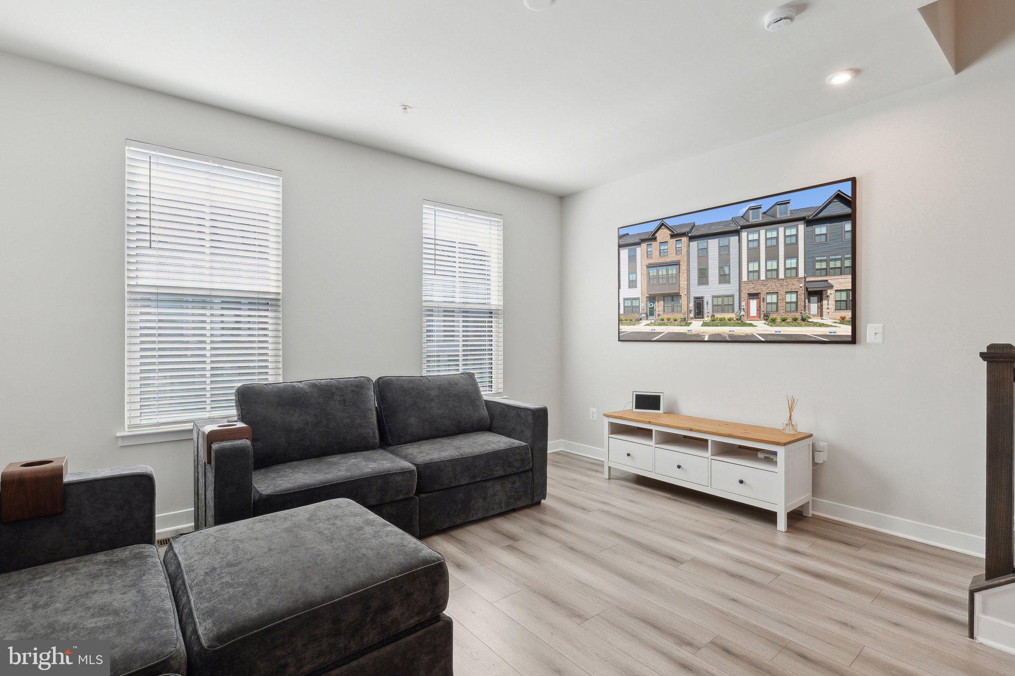 7828 YONA COURT