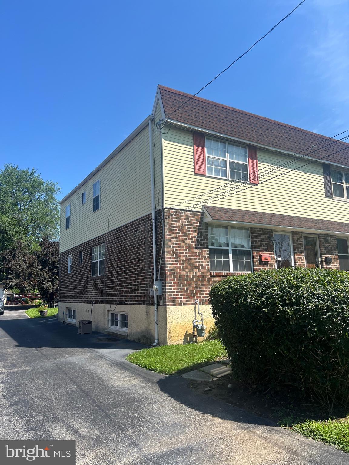 237 W PROVIDENCE ROAD