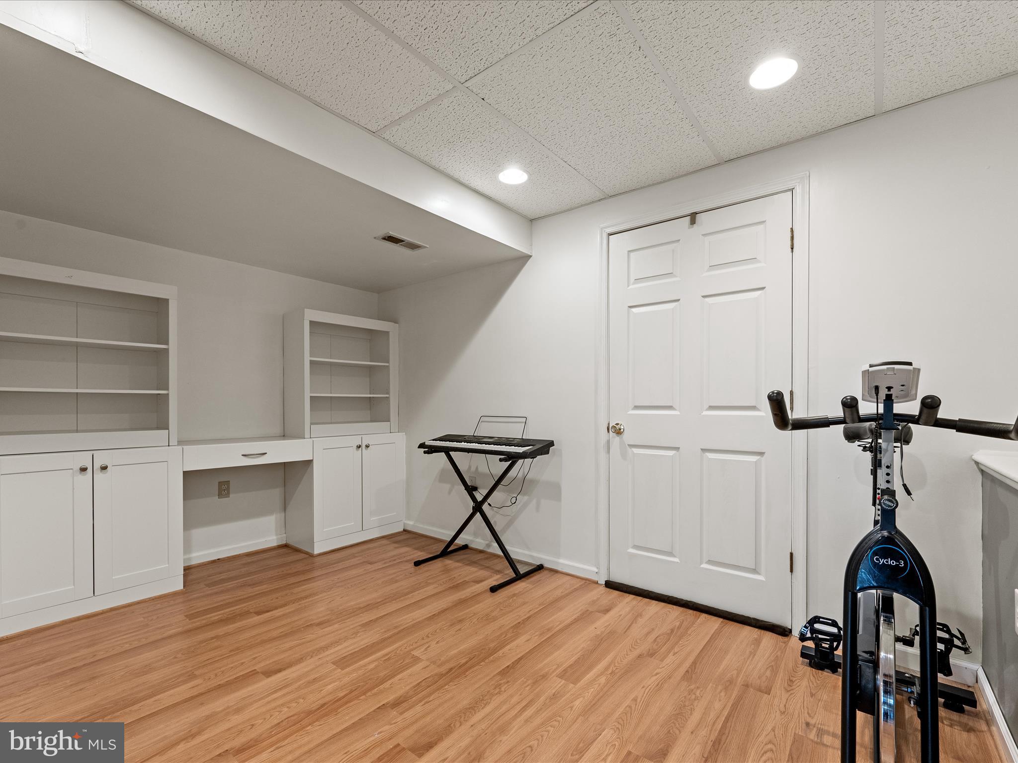 LOCUST HILL - Residential