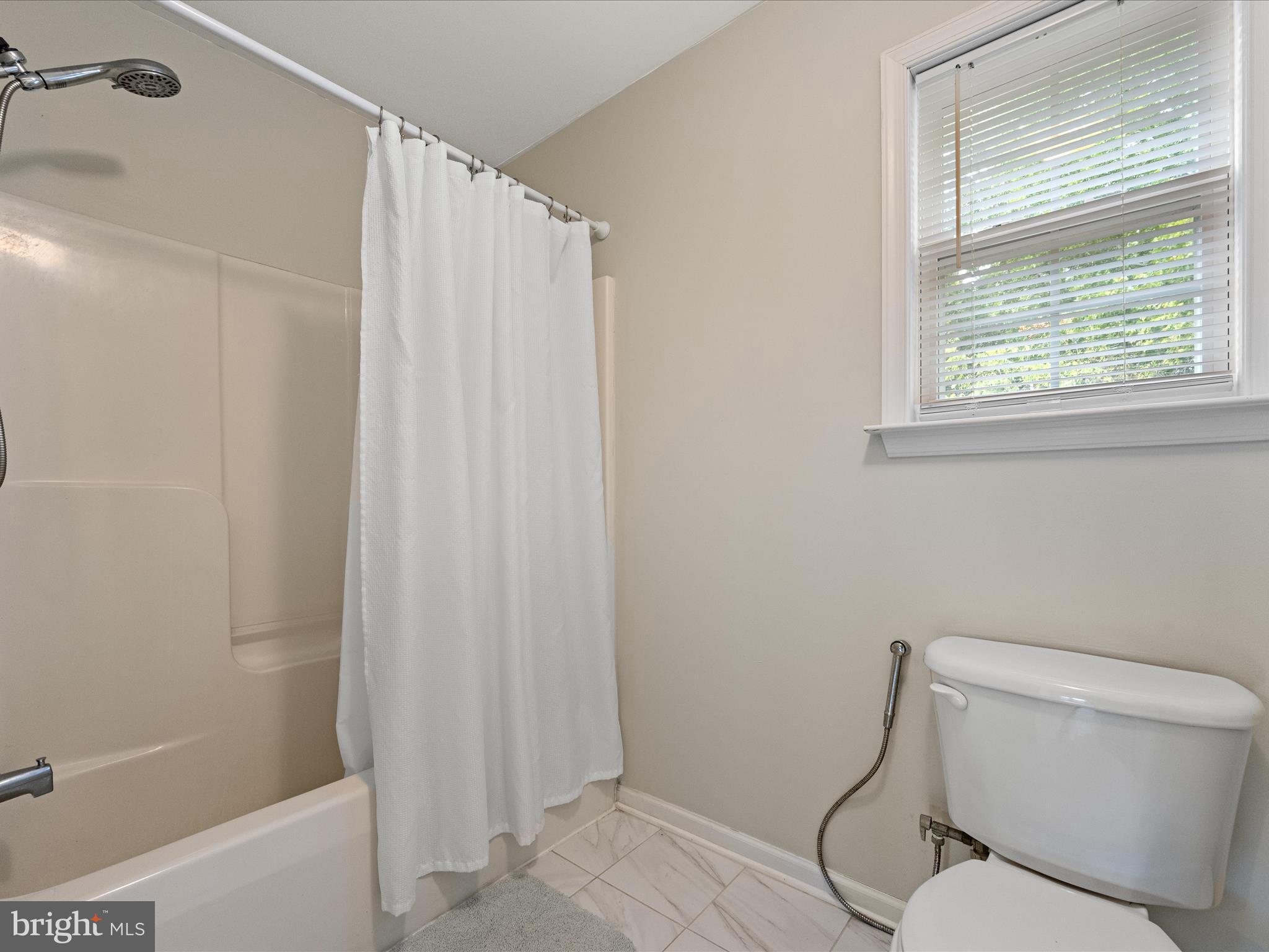 LOCUST HILL - Residential