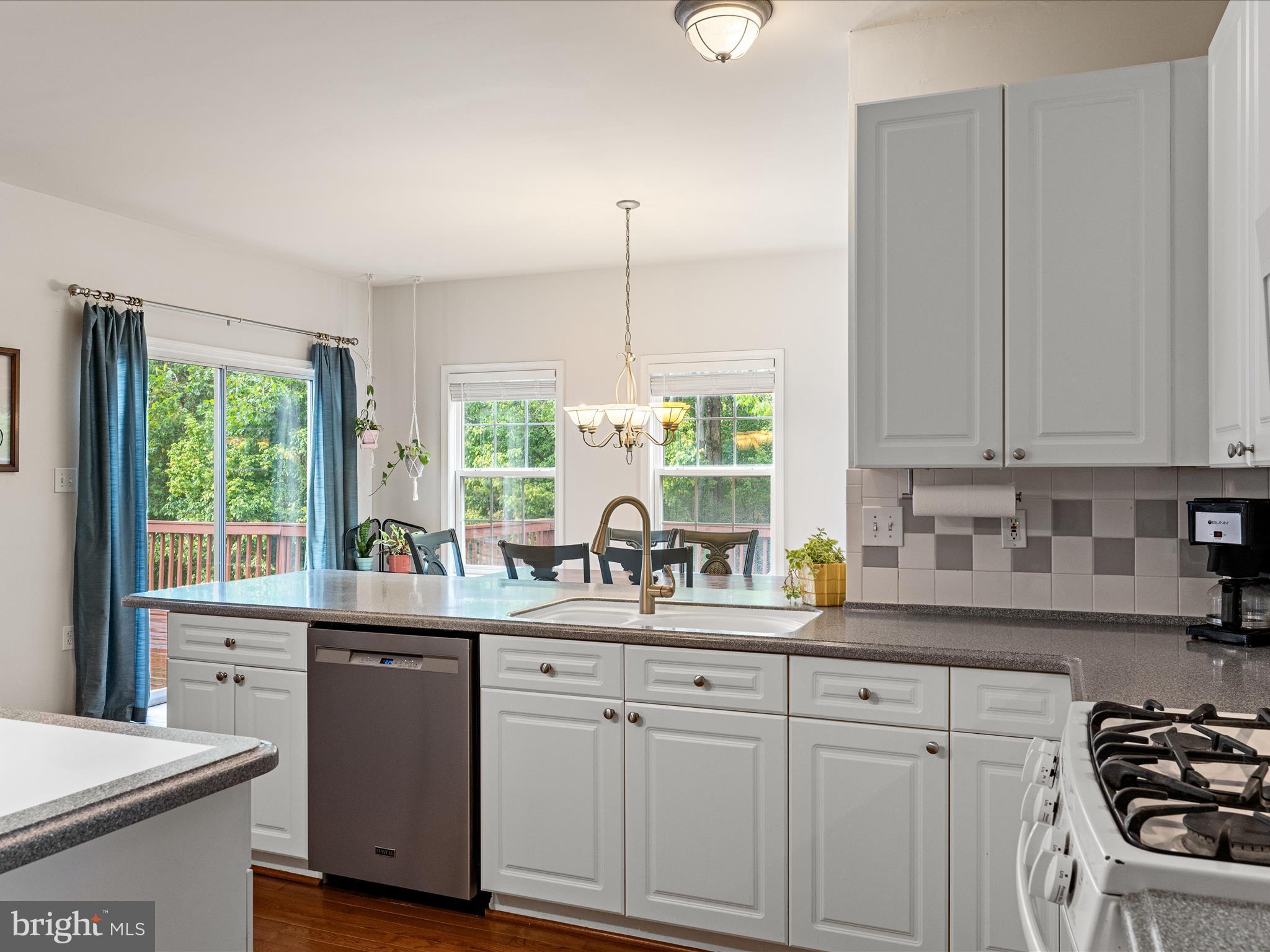 LOCUST HILL - Residential