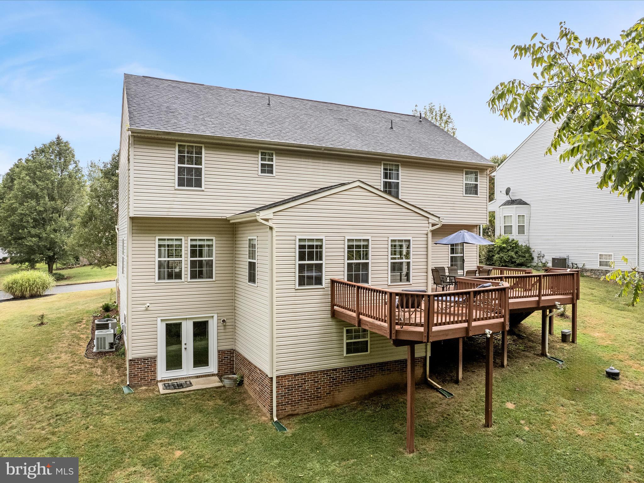 LOCUST HILL - Residential