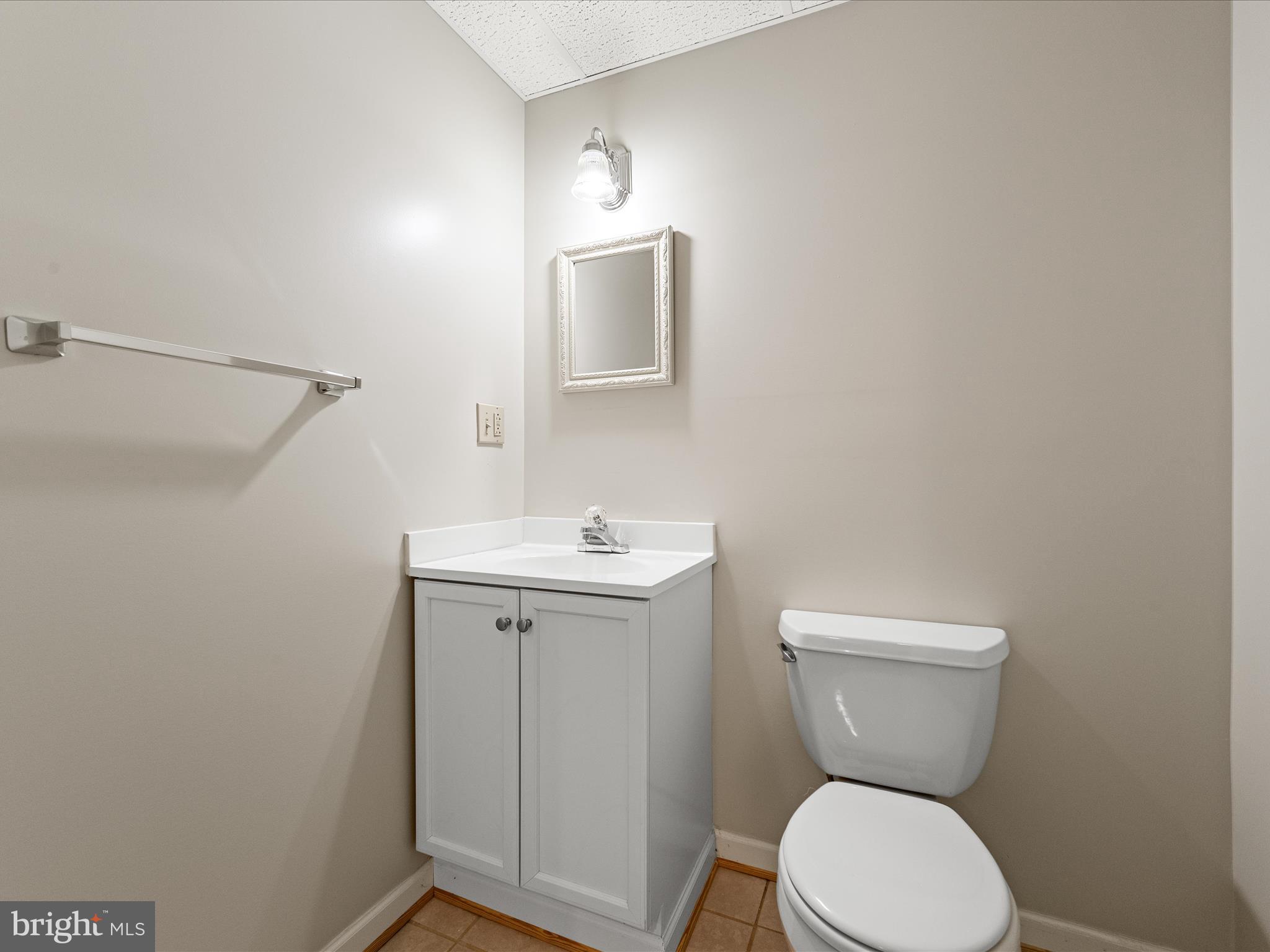 LOCUST HILL - Residential