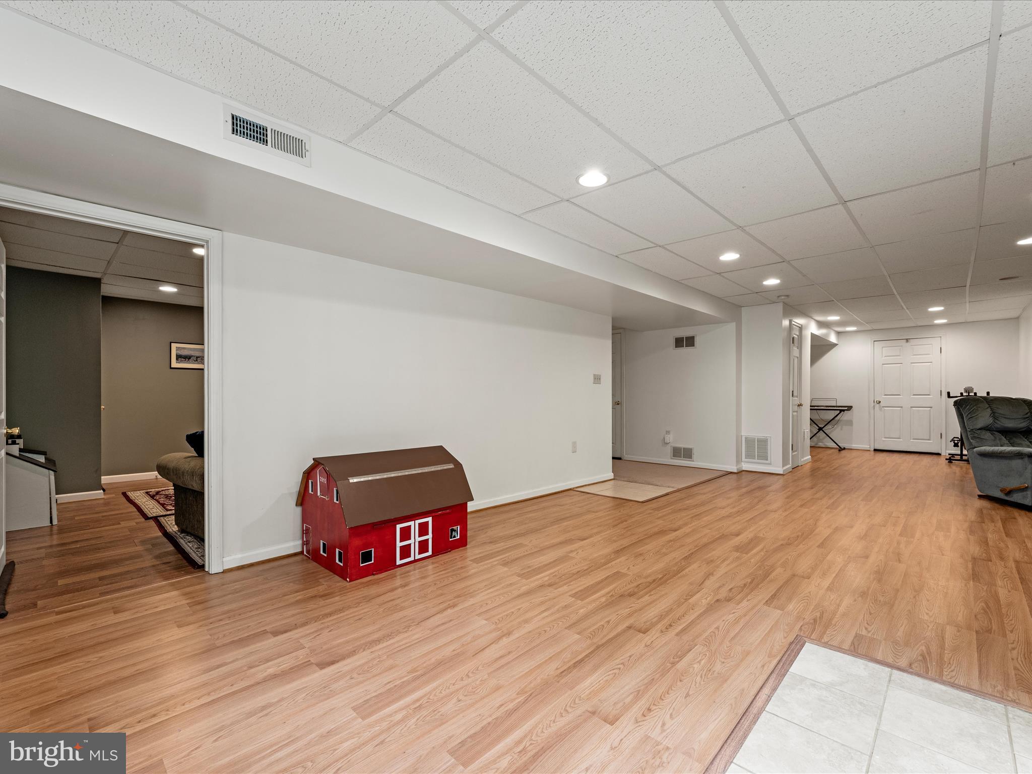 LOCUST HILL - Residential