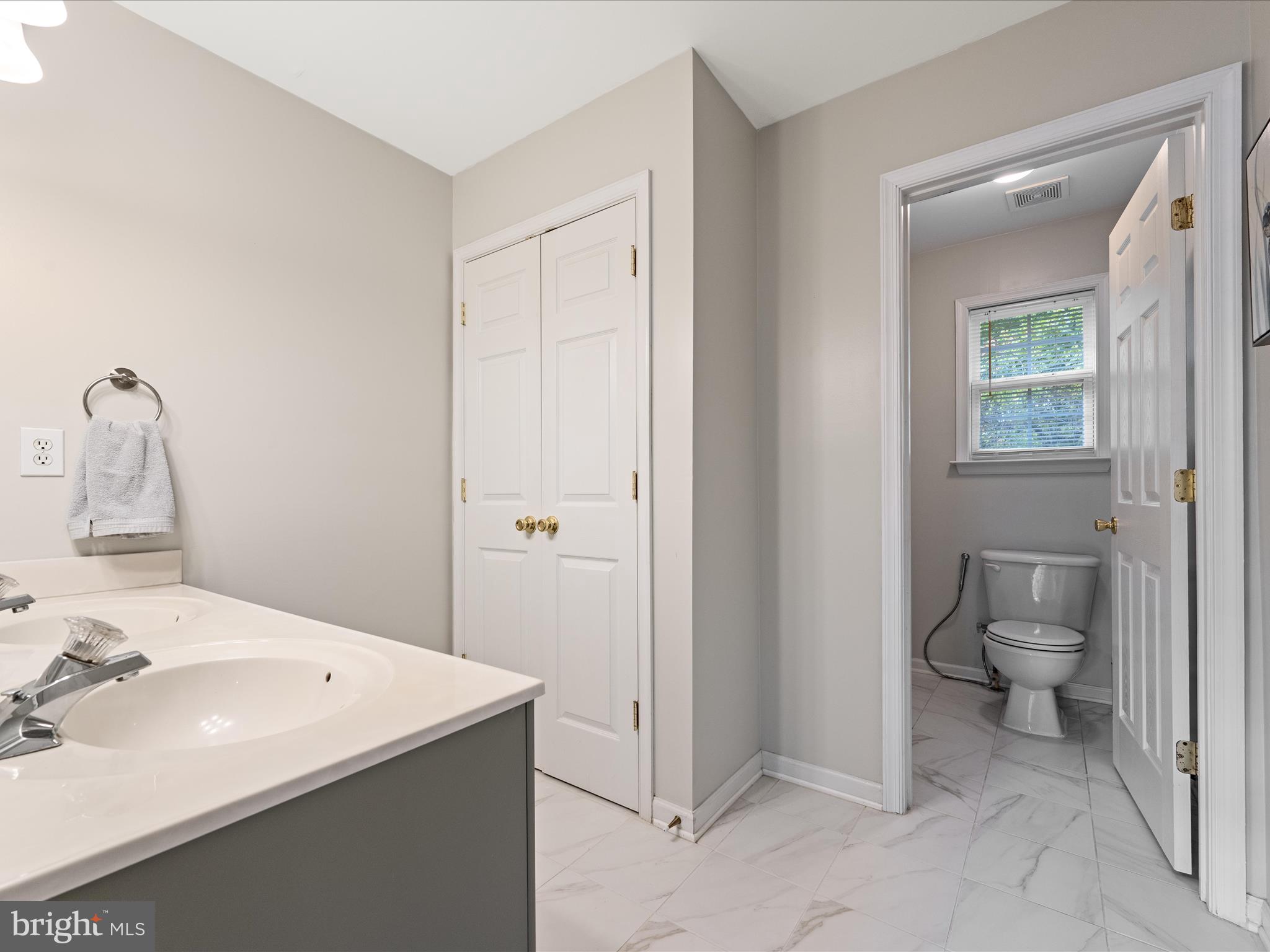 LOCUST HILL - Residential