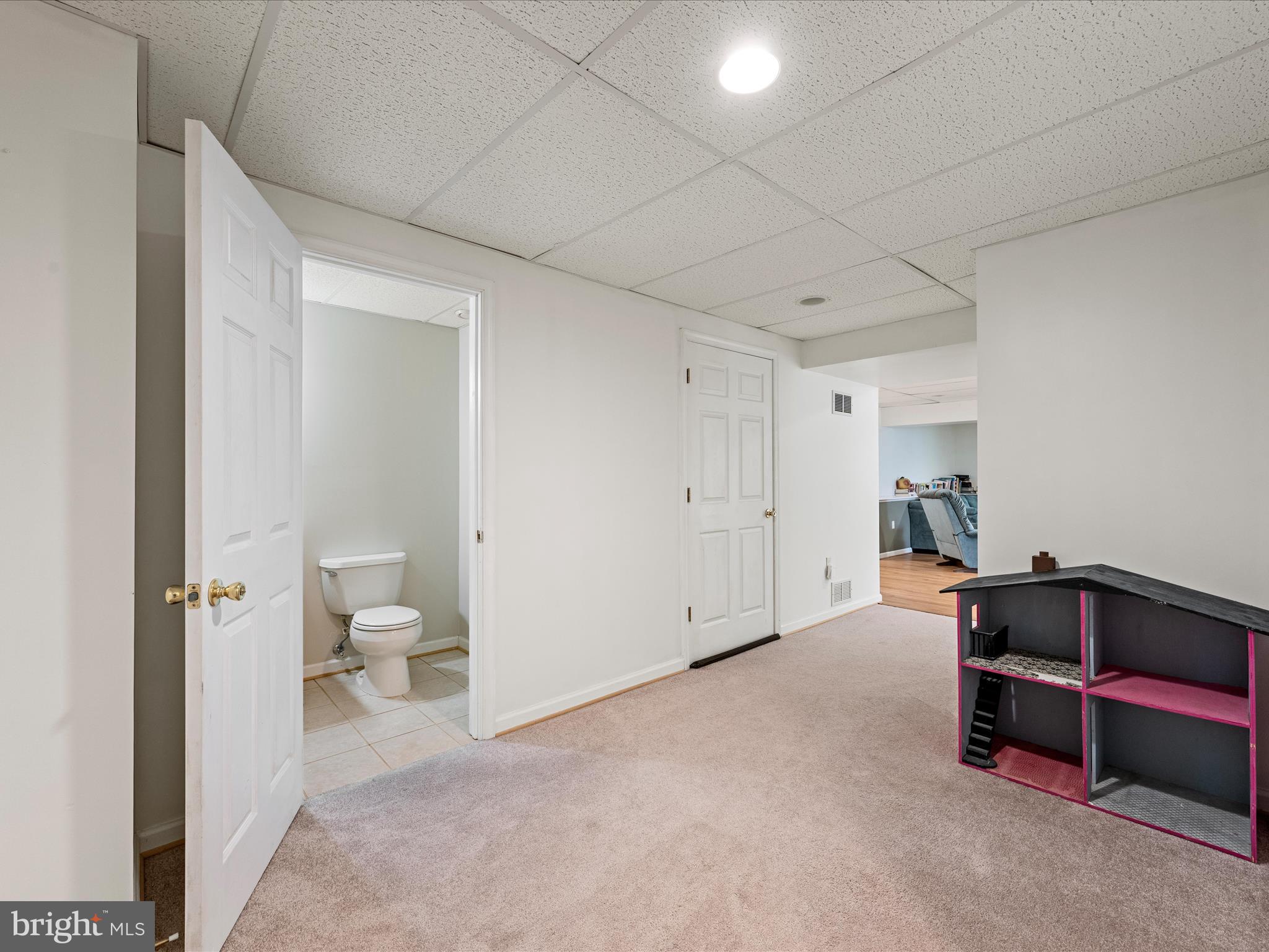 LOCUST HILL - Residential