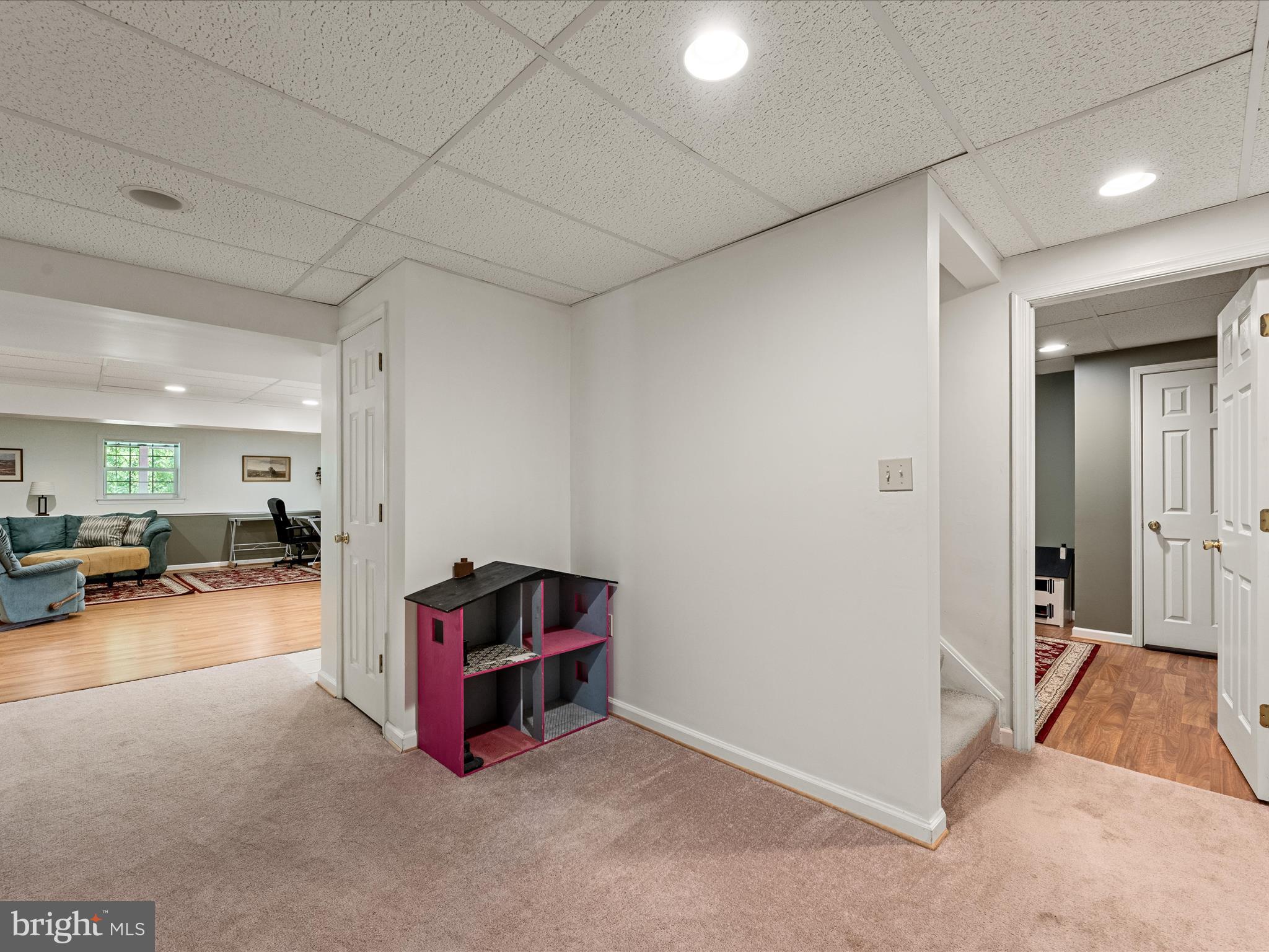 LOCUST HILL - Residential