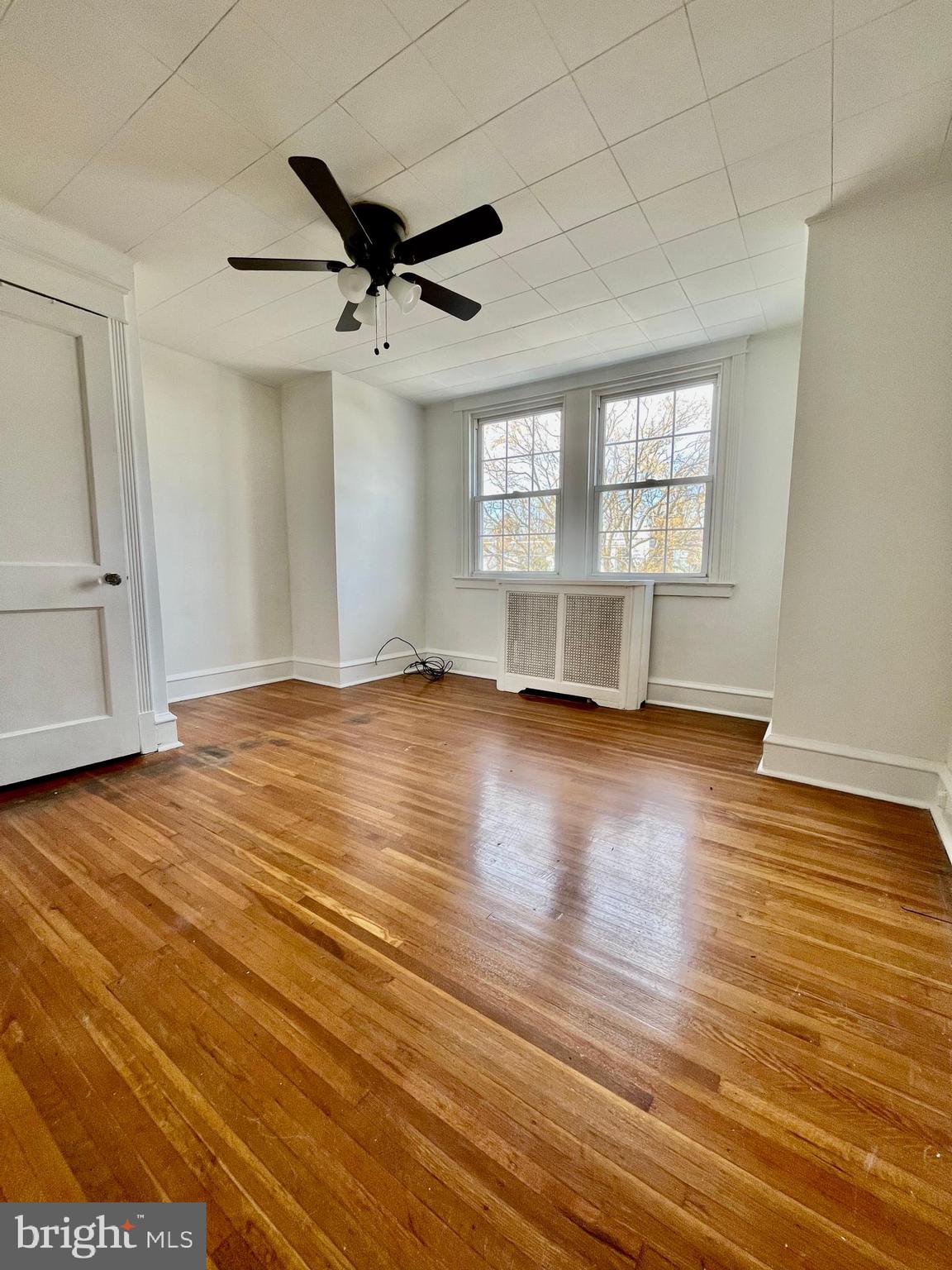 EAST FALLS - Residential Lease