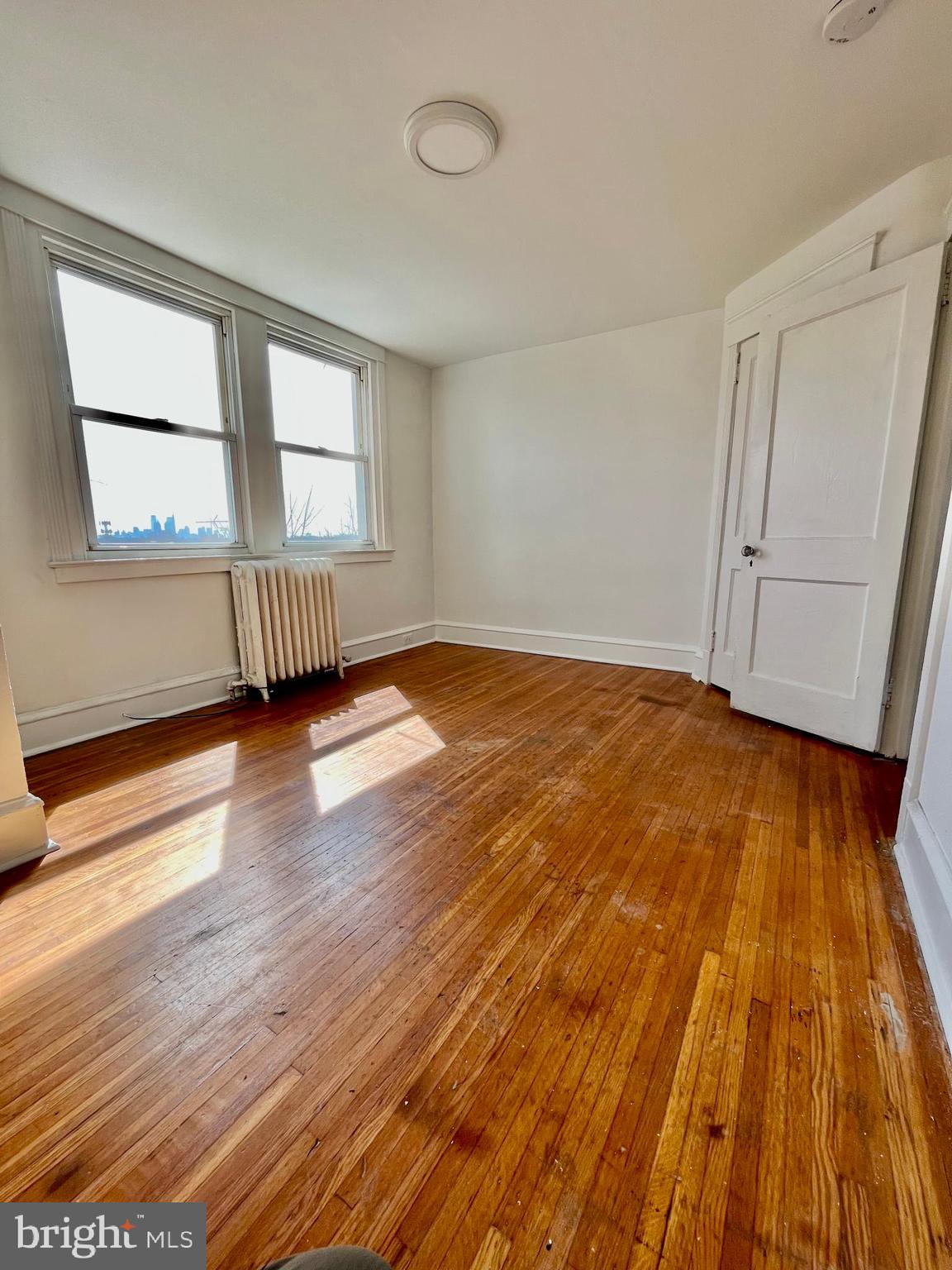 EAST FALLS - Residential Lease