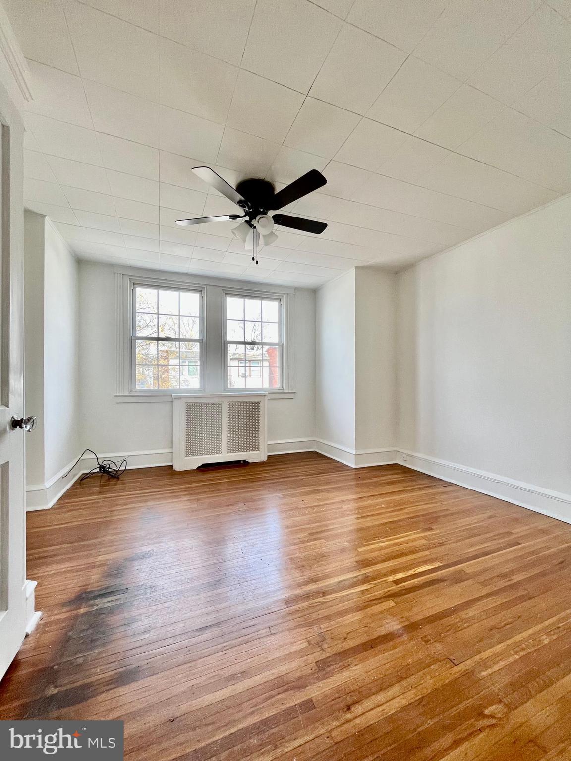 EAST FALLS - Residential Lease