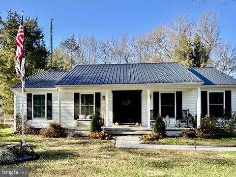 1549 PERSIMMON TREE LANE DOVER DE 19901