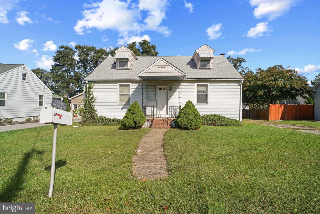 Photo of 220 Poplar Avenue, GLEN BURNIE, MD 21061 (MLS # MDAA2127896)