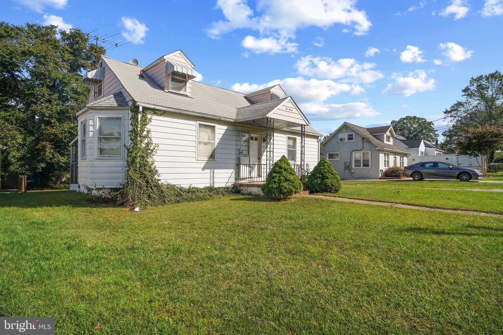 Photo of 220 Poplar Avenue, GLEN BURNIE, MD 21061 (MLS # MDAA2127896)